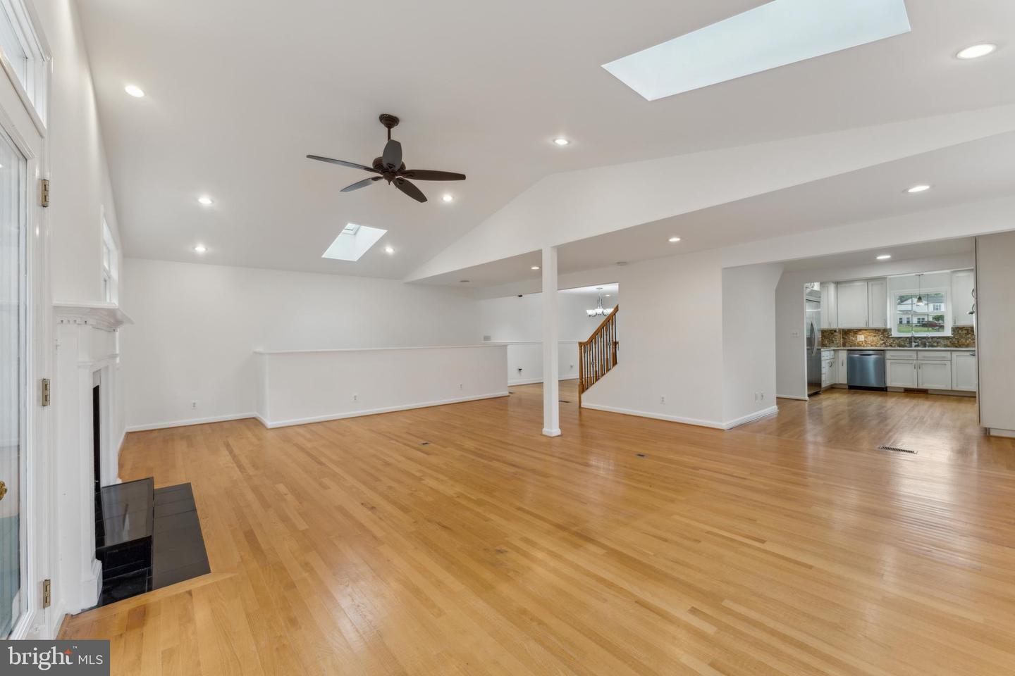 13320 SCIBILIA CT, FAIRFAX, Virginia 22033, 6 Bedrooms Bedrooms, ,3 BathroomsBathrooms,Residential,For sale,13320 SCIBILIA CT,VAFX2243580 MLS # VAFX2243580