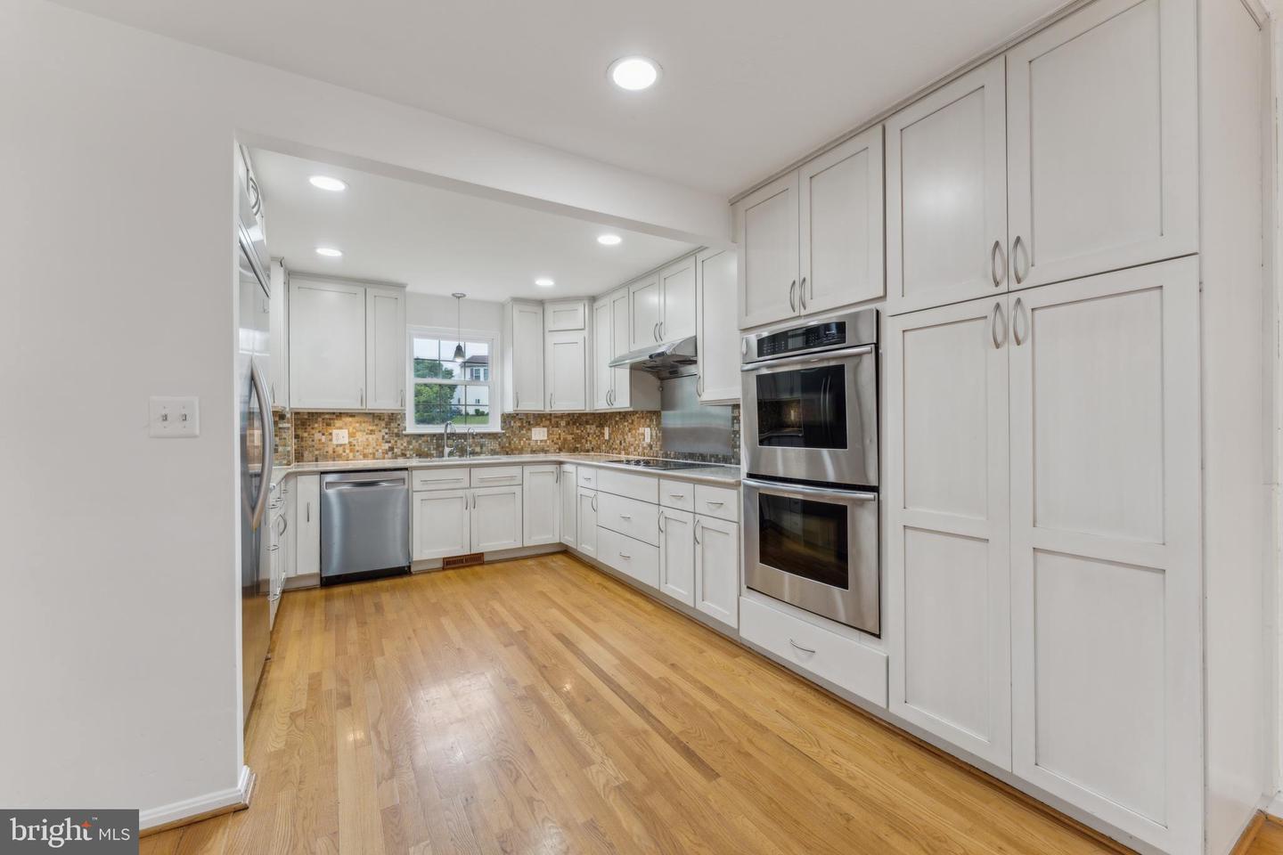 13320 SCIBILIA CT, FAIRFAX, Virginia 22033, 6 Bedrooms Bedrooms, ,3 BathroomsBathrooms,Residential,For sale,13320 SCIBILIA CT,VAFX2243580 MLS # VAFX2243580