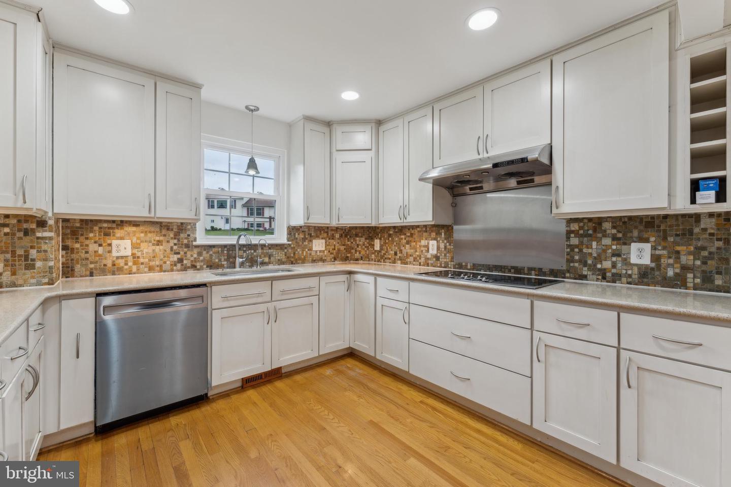 13320 SCIBILIA CT, FAIRFAX, Virginia 22033, 6 Bedrooms Bedrooms, ,3 BathroomsBathrooms,Residential,For sale,13320 SCIBILIA CT,VAFX2243580 MLS # VAFX2243580