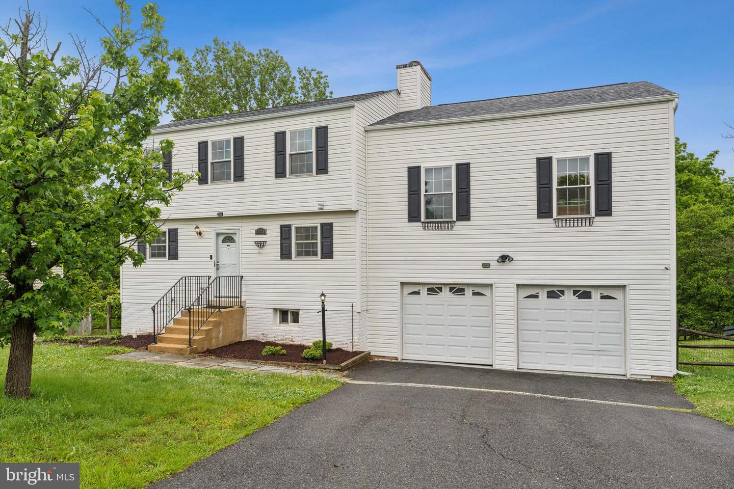 13320 SCIBILIA CT, FAIRFAX, Virginia 22033, 6 Bedrooms Bedrooms, ,3 BathroomsBathrooms,Residential,For sale,13320 SCIBILIA CT,VAFX2243580 MLS # VAFX2243580
