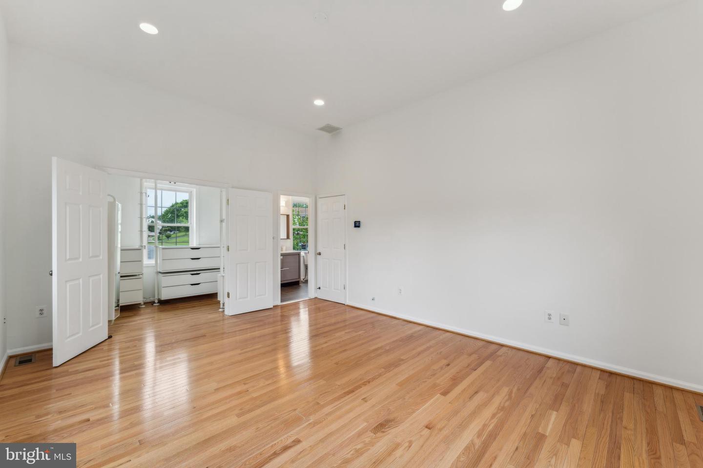 13320 SCIBILIA CT, FAIRFAX, Virginia 22033, 6 Bedrooms Bedrooms, ,3 BathroomsBathrooms,Residential,For sale,13320 SCIBILIA CT,VAFX2243580 MLS # VAFX2243580
