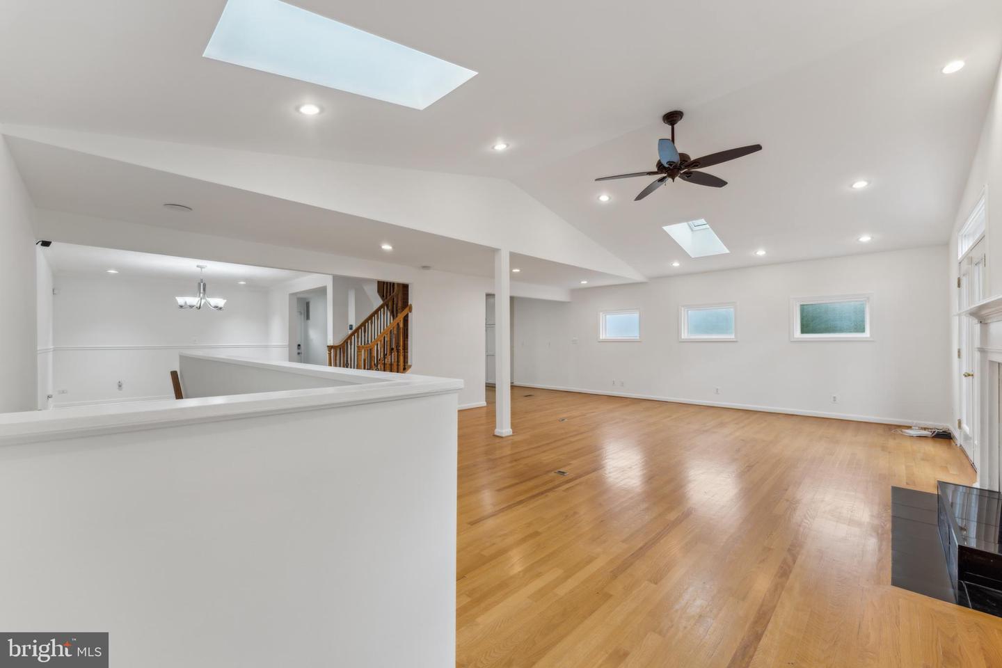 13320 SCIBILIA CT, FAIRFAX, Virginia 22033, 6 Bedrooms Bedrooms, ,3 BathroomsBathrooms,Residential,For sale,13320 SCIBILIA CT,VAFX2243580 MLS # VAFX2243580