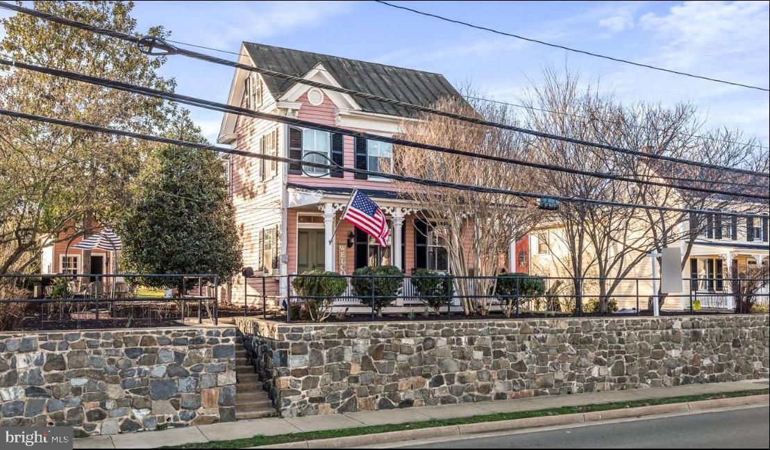 431 S KING ST, LEESBURG, Virginia 20175, 4 Bedrooms Bedrooms, ,2 BathroomsBathrooms,Residential,For sale,431 S KING ST,VALO2098012 MLS # VALO2098012