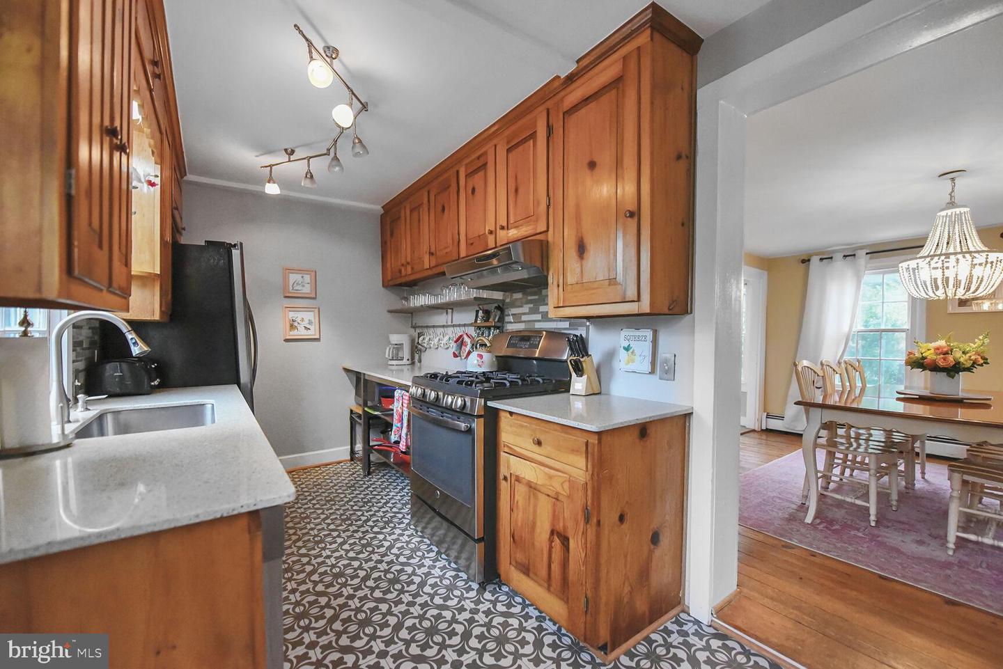 431 S KING ST, LEESBURG, Virginia 20175, 4 Bedrooms Bedrooms, ,2 BathroomsBathrooms,Residential,For sale,431 S KING ST,VALO2098012 MLS # VALO2098012
