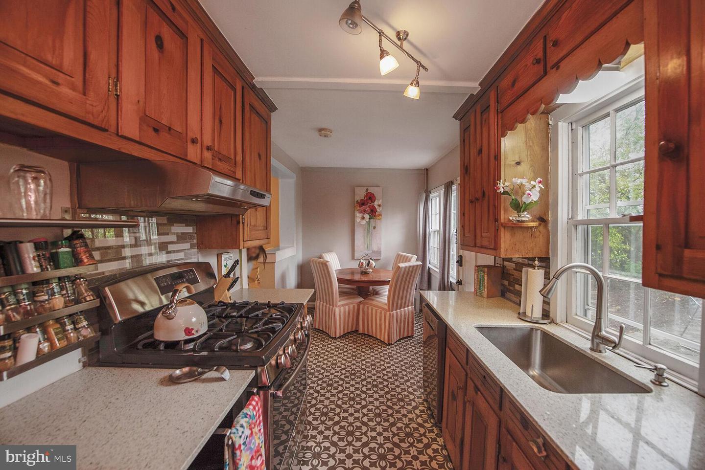 431 S KING ST, LEESBURG, Virginia 20175, 4 Bedrooms Bedrooms, ,2 BathroomsBathrooms,Residential,For sale,431 S KING ST,VALO2098012 MLS # VALO2098012