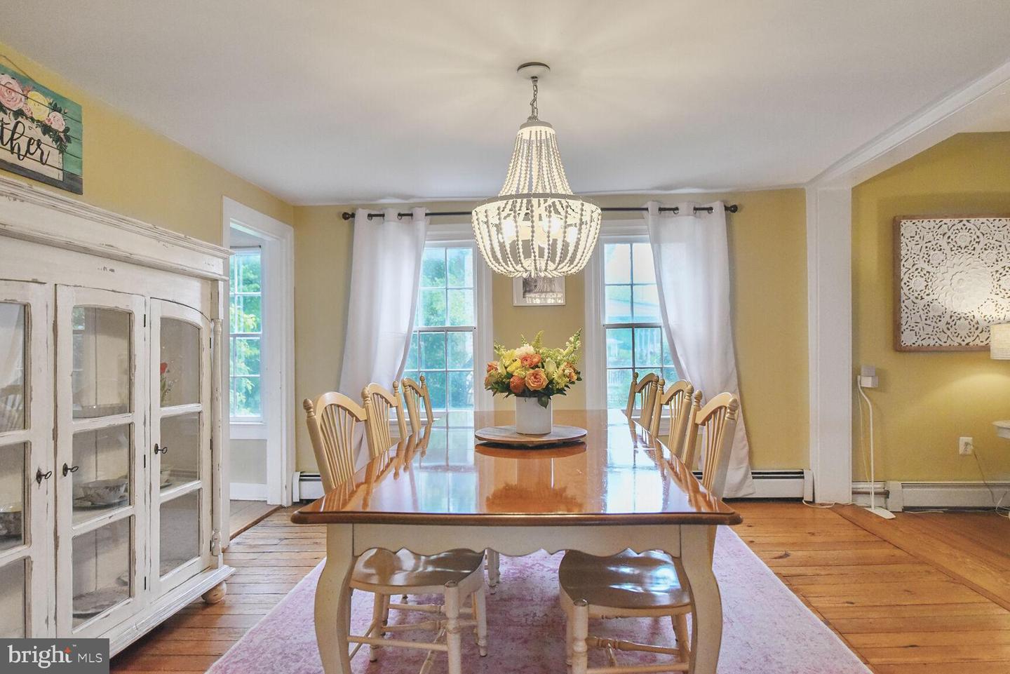 431 S KING ST, LEESBURG, Virginia 20175, 4 Bedrooms Bedrooms, ,2 BathroomsBathrooms,Residential,For sale,431 S KING ST,VALO2098012 MLS # VALO2098012