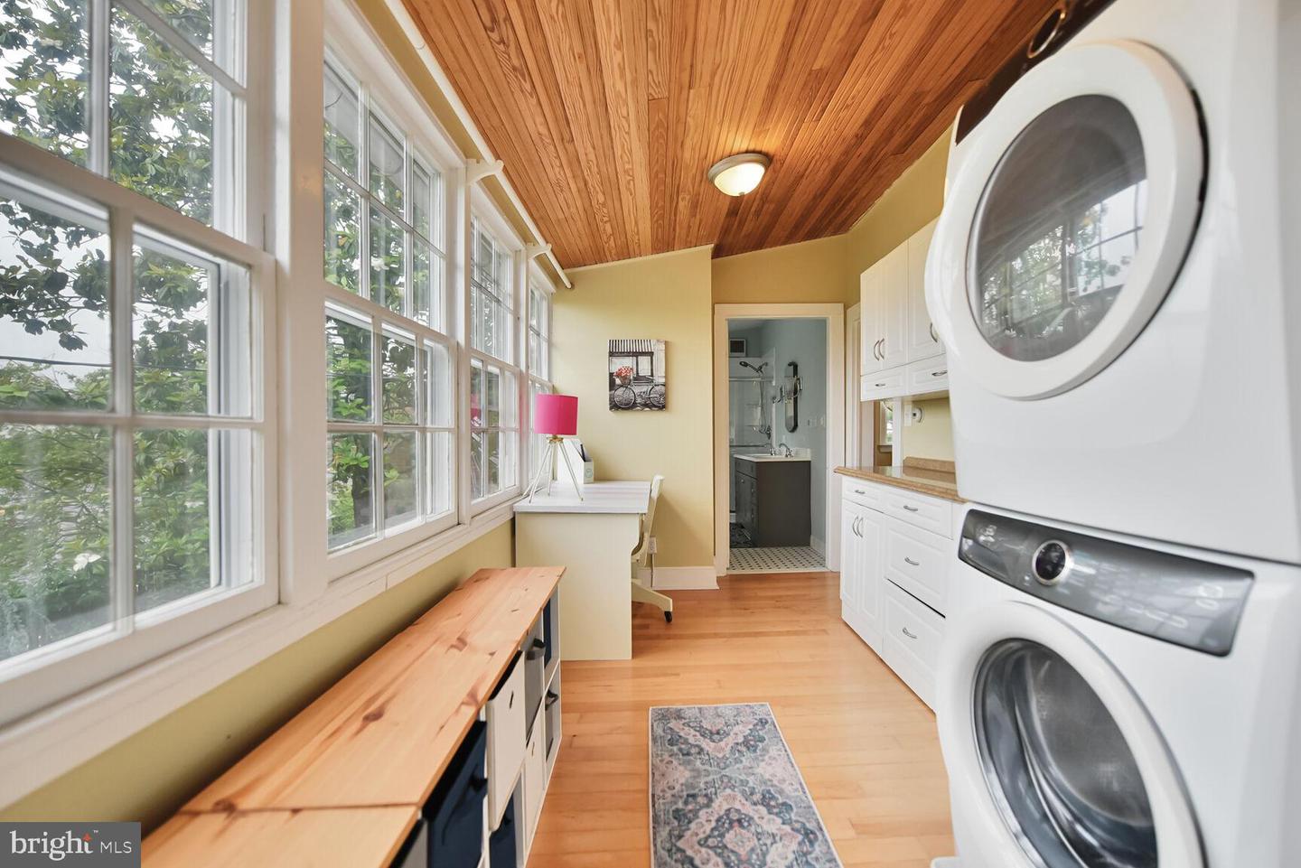 431 S KING ST, LEESBURG, Virginia 20175, 4 Bedrooms Bedrooms, ,2 BathroomsBathrooms,Residential,For sale,431 S KING ST,VALO2098012 MLS # VALO2098012