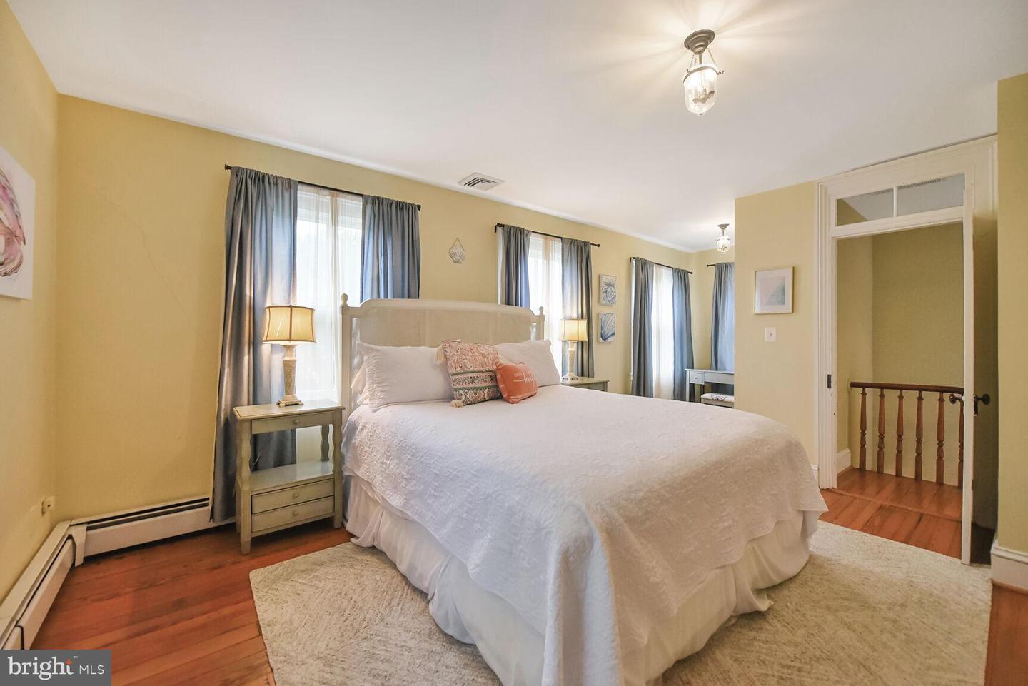 431 S KING ST, LEESBURG, Virginia 20175, 4 Bedrooms Bedrooms, ,2 BathroomsBathrooms,Residential,For sale,431 S KING ST,VALO2098012 MLS # VALO2098012