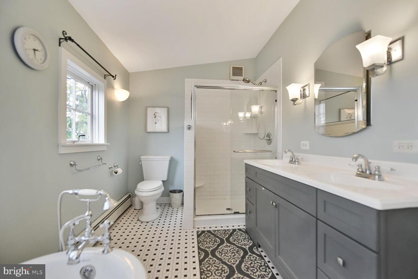 431 S KING ST, LEESBURG, Virginia 20175, 4 Bedrooms Bedrooms, ,2 BathroomsBathrooms,Residential,For sale,431 S KING ST,VALO2098012 MLS # VALO2098012