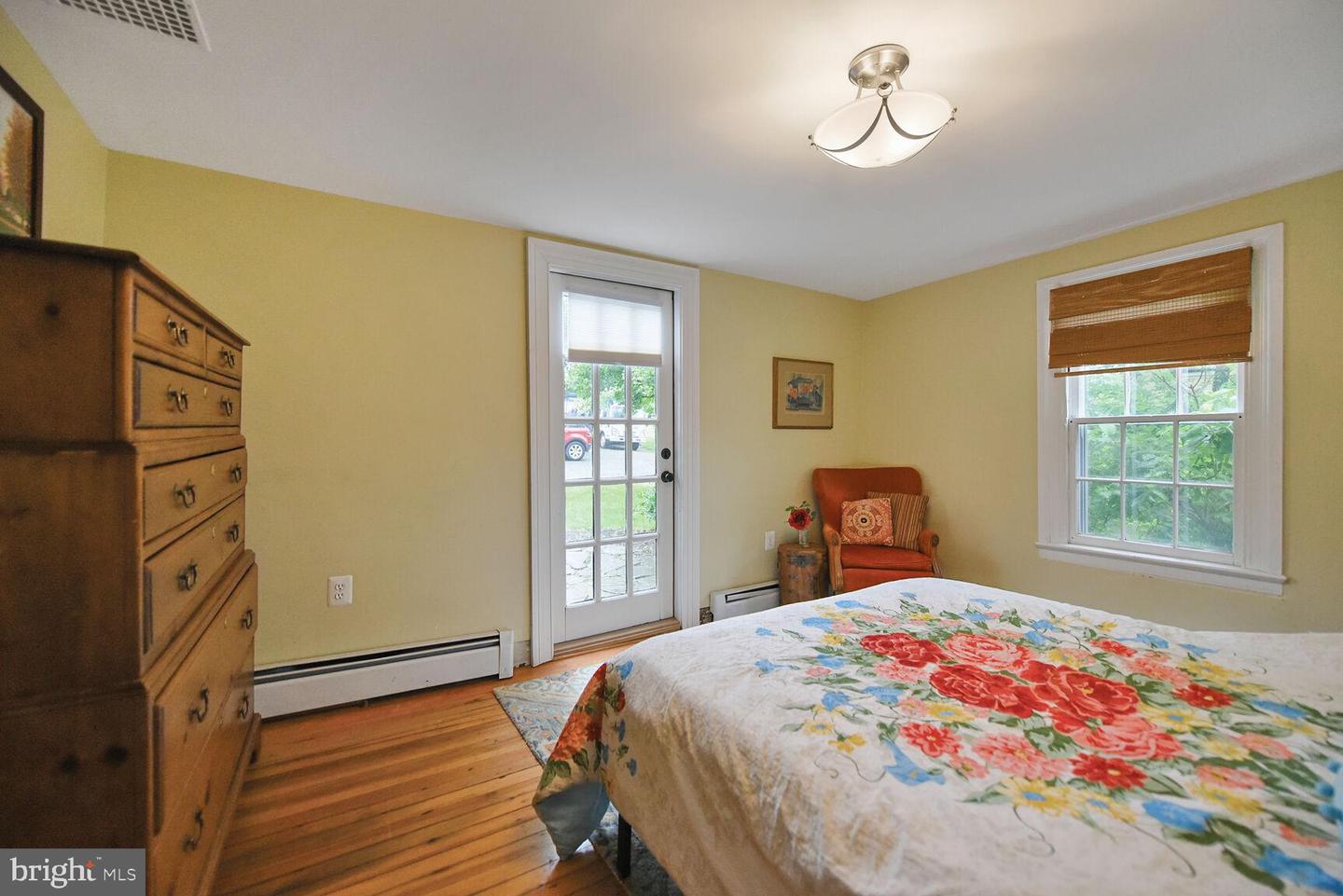 431 S KING ST, LEESBURG, Virginia 20175, 4 Bedrooms Bedrooms, ,2 BathroomsBathrooms,Residential,For sale,431 S KING ST,VALO2098012 MLS # VALO2098012
