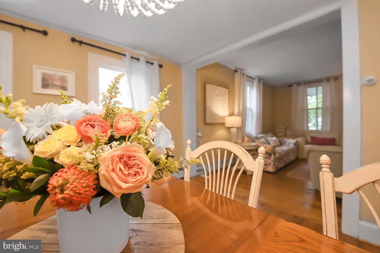 431 S KING ST, LEESBURG, Virginia 20175, 4 Bedrooms Bedrooms, ,2 BathroomsBathrooms,Residential,For sale,431 S KING ST,VALO2098012 MLS # VALO2098012