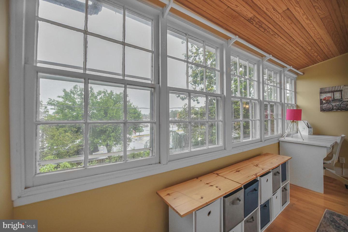 431 S KING ST, LEESBURG, Virginia 20175, 4 Bedrooms Bedrooms, ,2 BathroomsBathrooms,Residential,For sale,431 S KING ST,VALO2098012 MLS # VALO2098012
