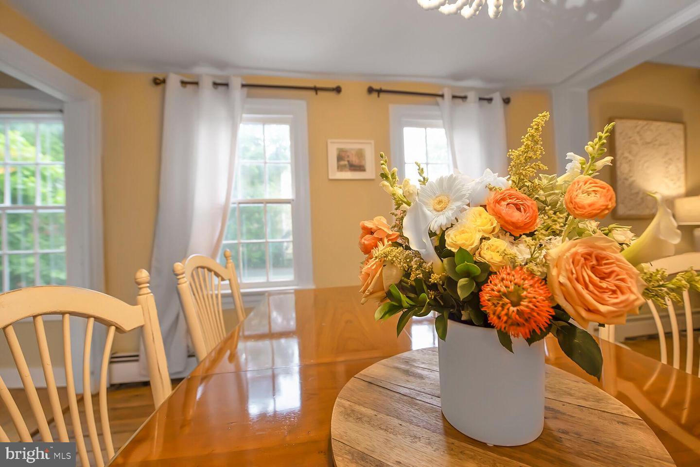 431 S KING ST, LEESBURG, Virginia 20175, 4 Bedrooms Bedrooms, ,2 BathroomsBathrooms,Residential,For sale,431 S KING ST,VALO2098012 MLS # VALO2098012