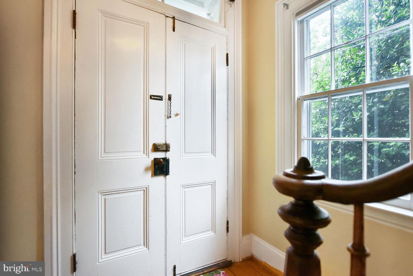 431 S KING ST, LEESBURG, Virginia 20175, 4 Bedrooms Bedrooms, ,2 BathroomsBathrooms,Residential,For sale,431 S KING ST,VALO2098012 MLS # VALO2098012
