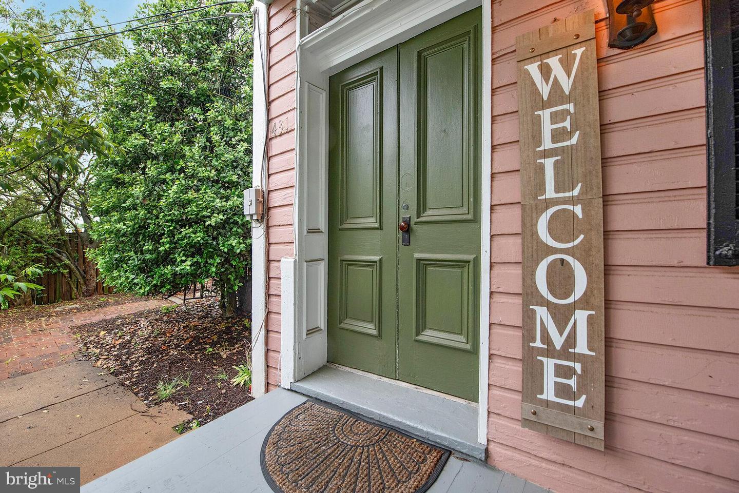 431 S KING ST, LEESBURG, Virginia 20175, 4 Bedrooms Bedrooms, ,2 BathroomsBathrooms,Residential,For sale,431 S KING ST,VALO2098012 MLS # VALO2098012