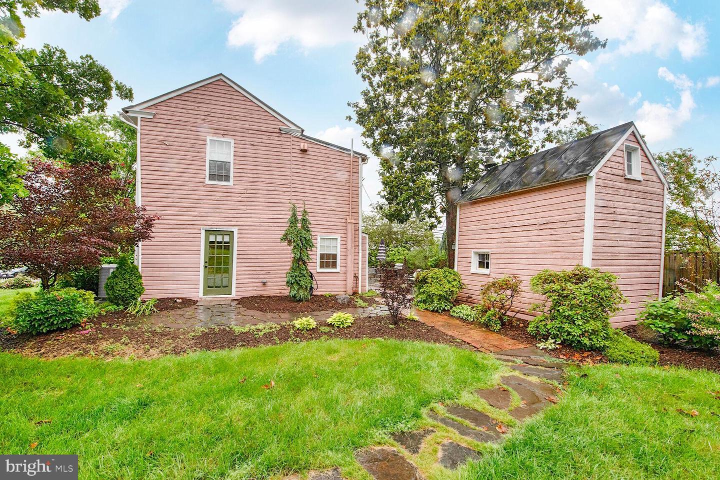 431 S KING ST, LEESBURG, Virginia 20175, 4 Bedrooms Bedrooms, ,2 BathroomsBathrooms,Residential,For sale,431 S KING ST,VALO2098012 MLS # VALO2098012