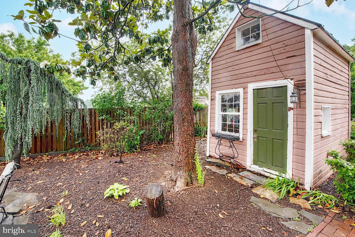 431 S KING ST, LEESBURG, Virginia 20175, 4 Bedrooms Bedrooms, ,2 BathroomsBathrooms,Residential,For sale,431 S KING ST,VALO2098012 MLS # VALO2098012