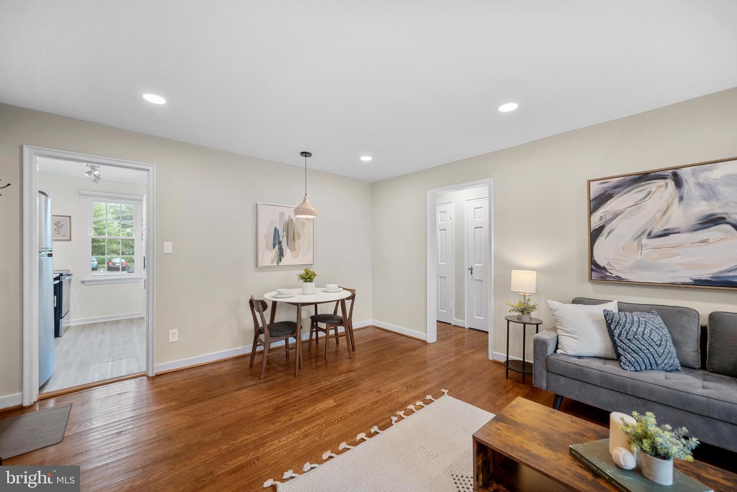 117 E GLEBE RD #C, ALEXANDRIA, Virginia 22305, 1 Bedroom Bedrooms, ,1 BathroomBathrooms,Residential,For sale,117 E GLEBE RD #C,VAAX2045768 MLS # VAAX2045768