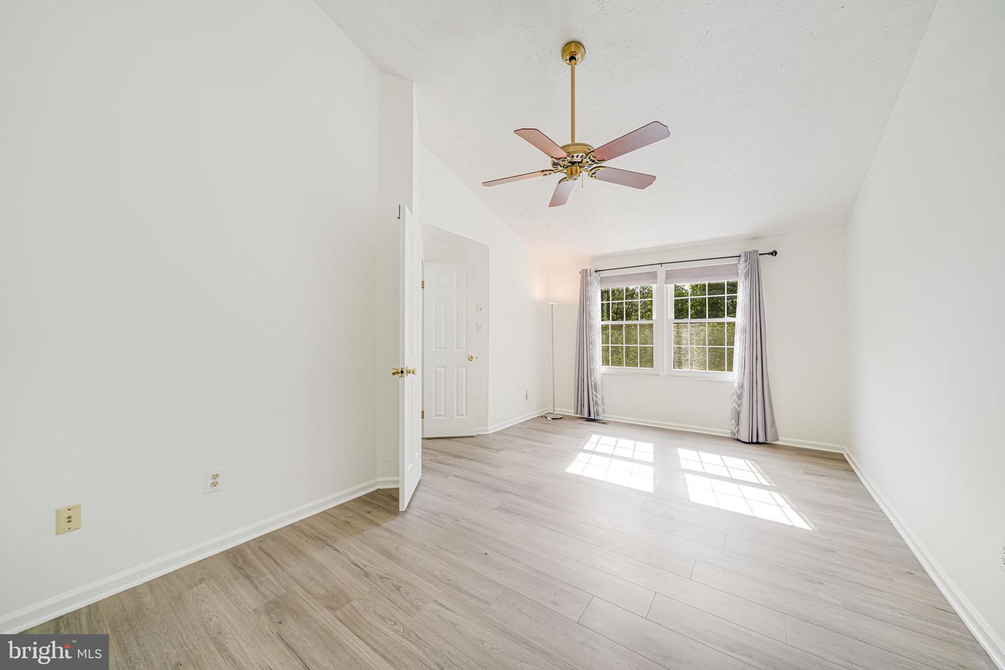 1434 CELLAR CREEK WAY, HERNDON, Virginia 20170, 4 Bedrooms Bedrooms, ,3 BathroomsBathrooms,Residential,For sale,1434 CELLAR CREEK WAY,VAFX2243560 MLS # VAFX2243560