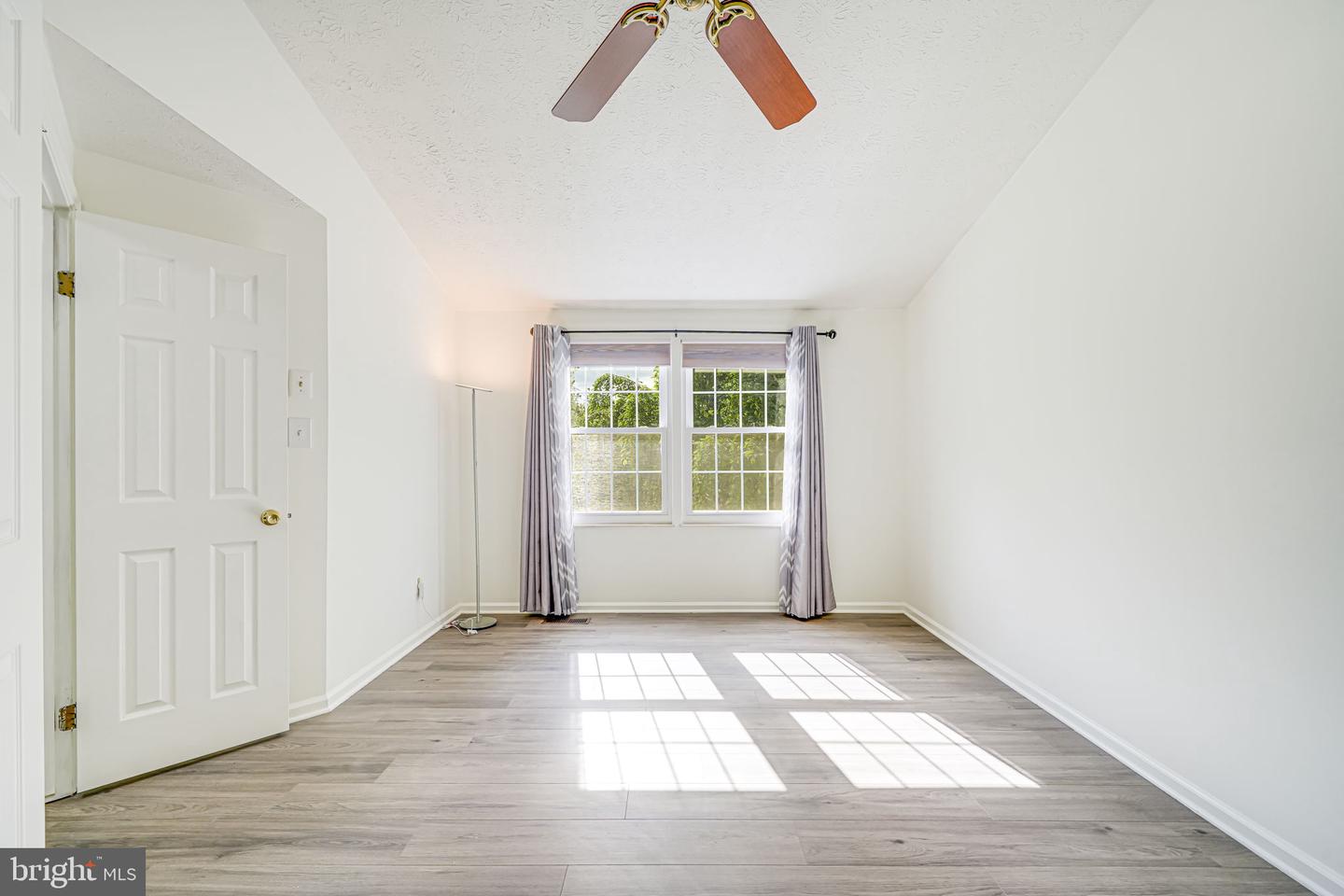 1434 CELLAR CREEK WAY, HERNDON, Virginia 20170, 4 Bedrooms Bedrooms, ,3 BathroomsBathrooms,Residential,For sale,1434 CELLAR CREEK WAY,VAFX2243560 MLS # VAFX2243560