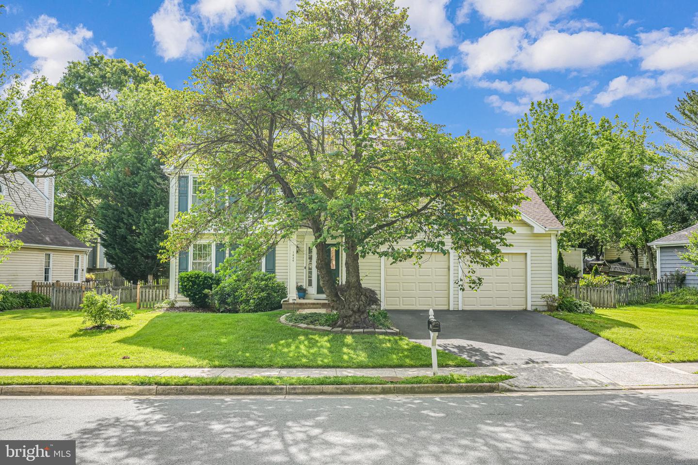 1434 CELLAR CREEK WAY, HERNDON, Virginia 20170, 4 Bedrooms Bedrooms, ,3 BathroomsBathrooms,Residential,For sale,1434 CELLAR CREEK WAY,VAFX2243560 MLS # VAFX2243560