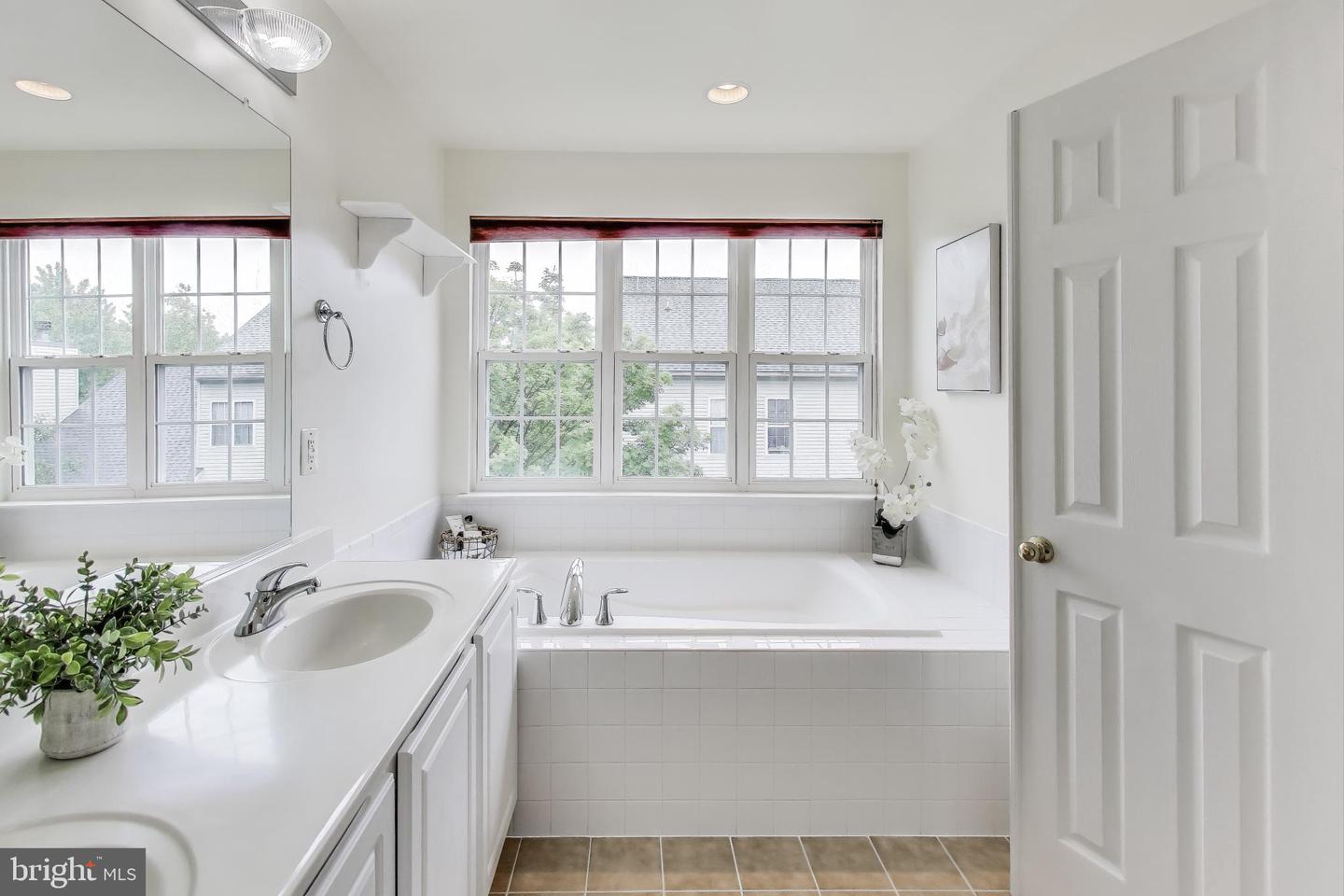 35551 SARASOTA ST, ROUND HILL, Virginia 20141, 4 Bedrooms Bedrooms, ,2 BathroomsBathrooms,Residential,For sale,35551 SARASOTA ST,VALO2098030 MLS # VALO2098030