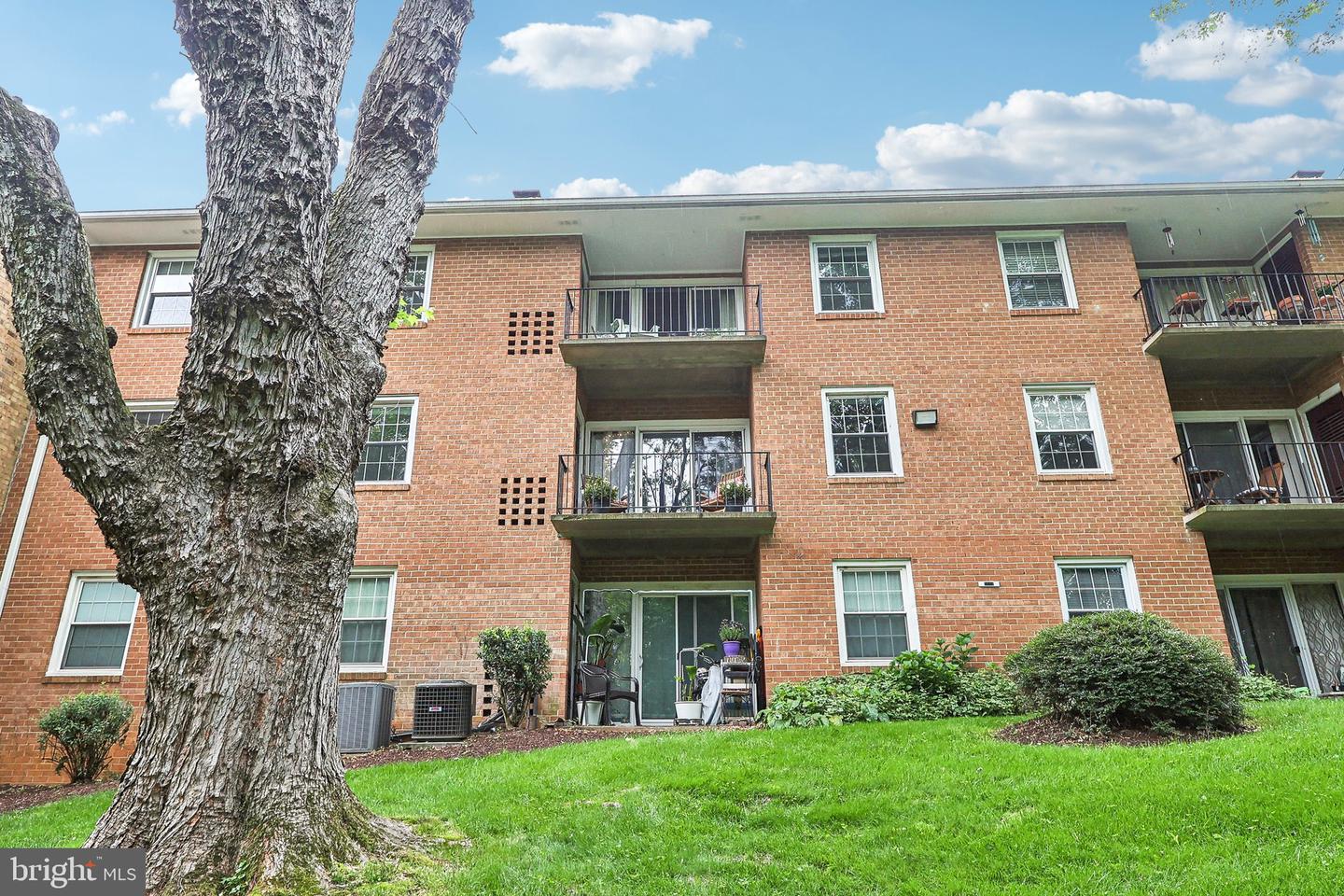 3814 LYNDHURST DR #203, FAIRFAX, Virginia 22031, 2 Bedrooms Bedrooms, ,1 BathroomBathrooms,Residential,For sale,3814 LYNDHURST DR #203,VAFC2006398 MLS # VAFC2006398