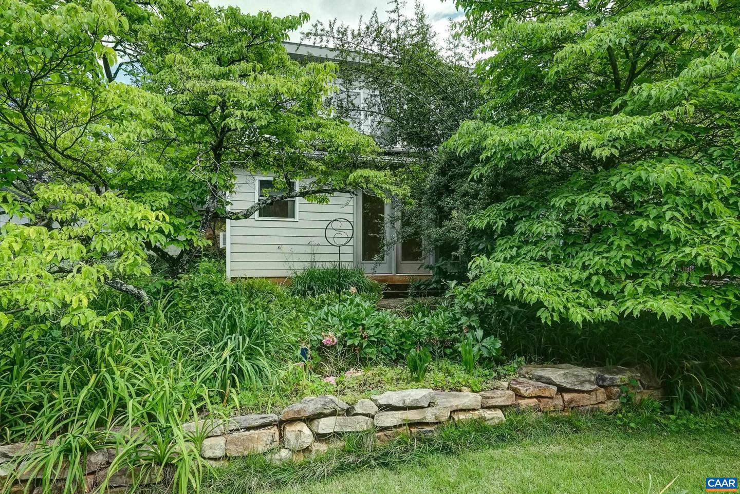 2425 JEFFERSON PARK AVE, CHARLOTTESVILLE, Virginia 22903, 6 Bedrooms Bedrooms, ,3 BathroomsBathrooms,Residential,For sale,2425 JEFFERSON PARK AVE,665068 MLS # 665068