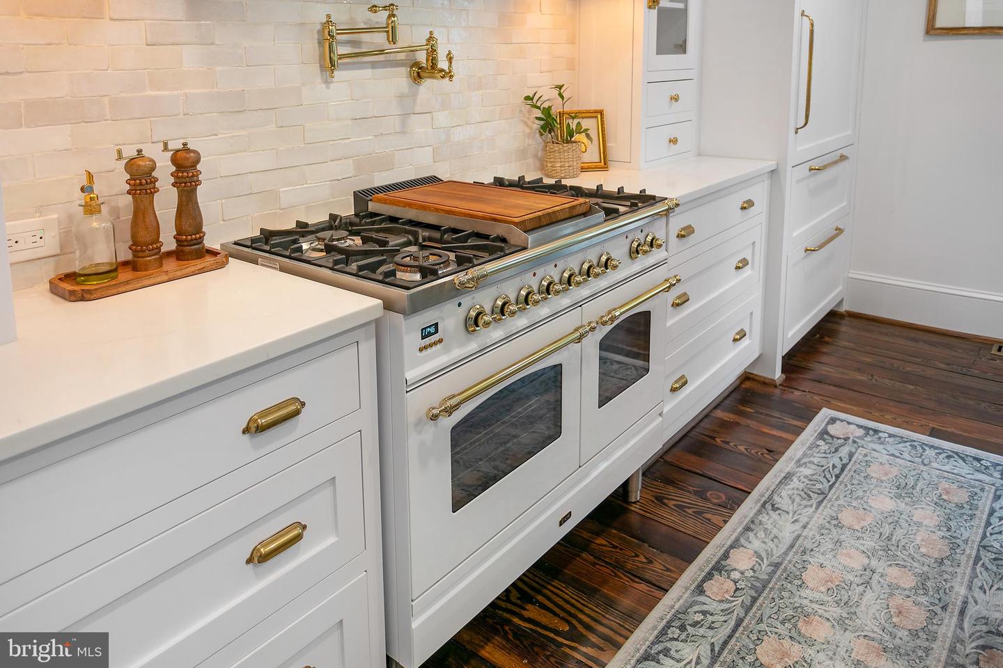 1506 N NICHOLAS ST, ARLINGTON, Virginia 22205, 4 Bedrooms Bedrooms, ,2 BathroomsBathrooms,Residential,For sale,1506 N NICHOLAS ST,VAAR2058380 MLS # VAAR2058380