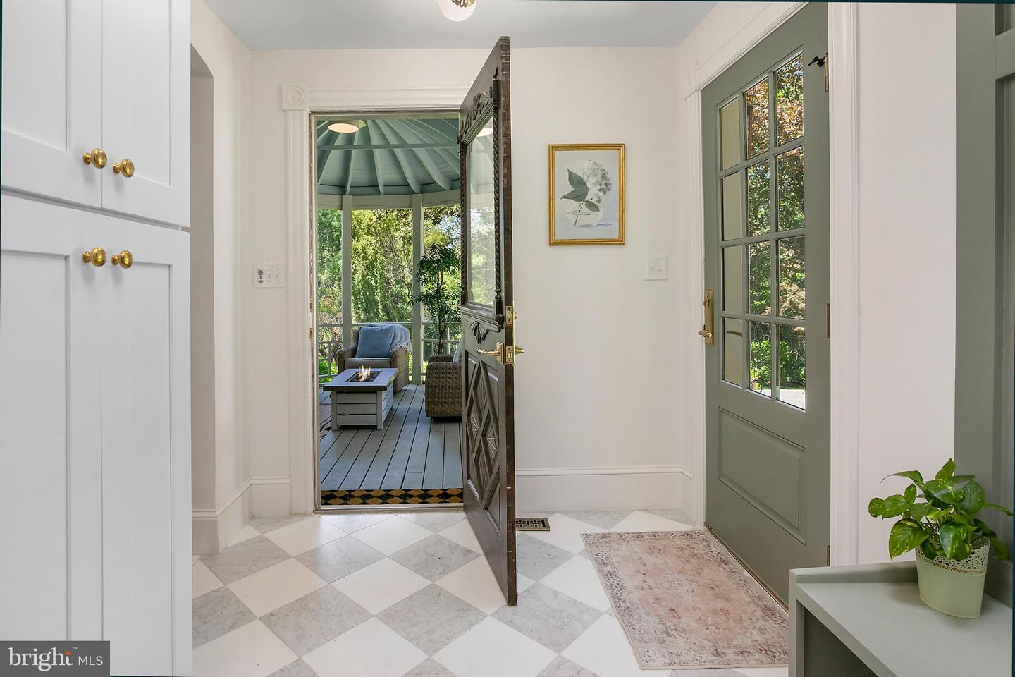 1506 N NICHOLAS ST, ARLINGTON, Virginia 22205, 4 Bedrooms Bedrooms, ,2 BathroomsBathrooms,Residential,For sale,1506 N NICHOLAS ST,VAAR2058380 MLS # VAAR2058380