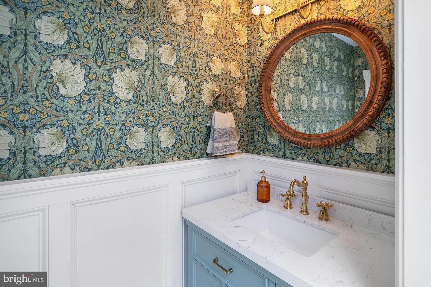 1506 N NICHOLAS ST, ARLINGTON, Virginia 22205, 4 Bedrooms Bedrooms, ,2 BathroomsBathrooms,Residential,For sale,1506 N NICHOLAS ST,VAAR2058380 MLS # VAAR2058380