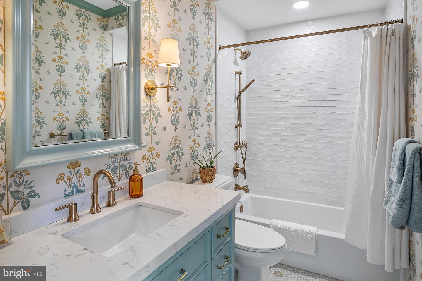 1506 N NICHOLAS ST, ARLINGTON, Virginia 22205, 4 Bedrooms Bedrooms, ,2 BathroomsBathrooms,Residential,For sale,1506 N NICHOLAS ST,VAAR2058380 MLS # VAAR2058380