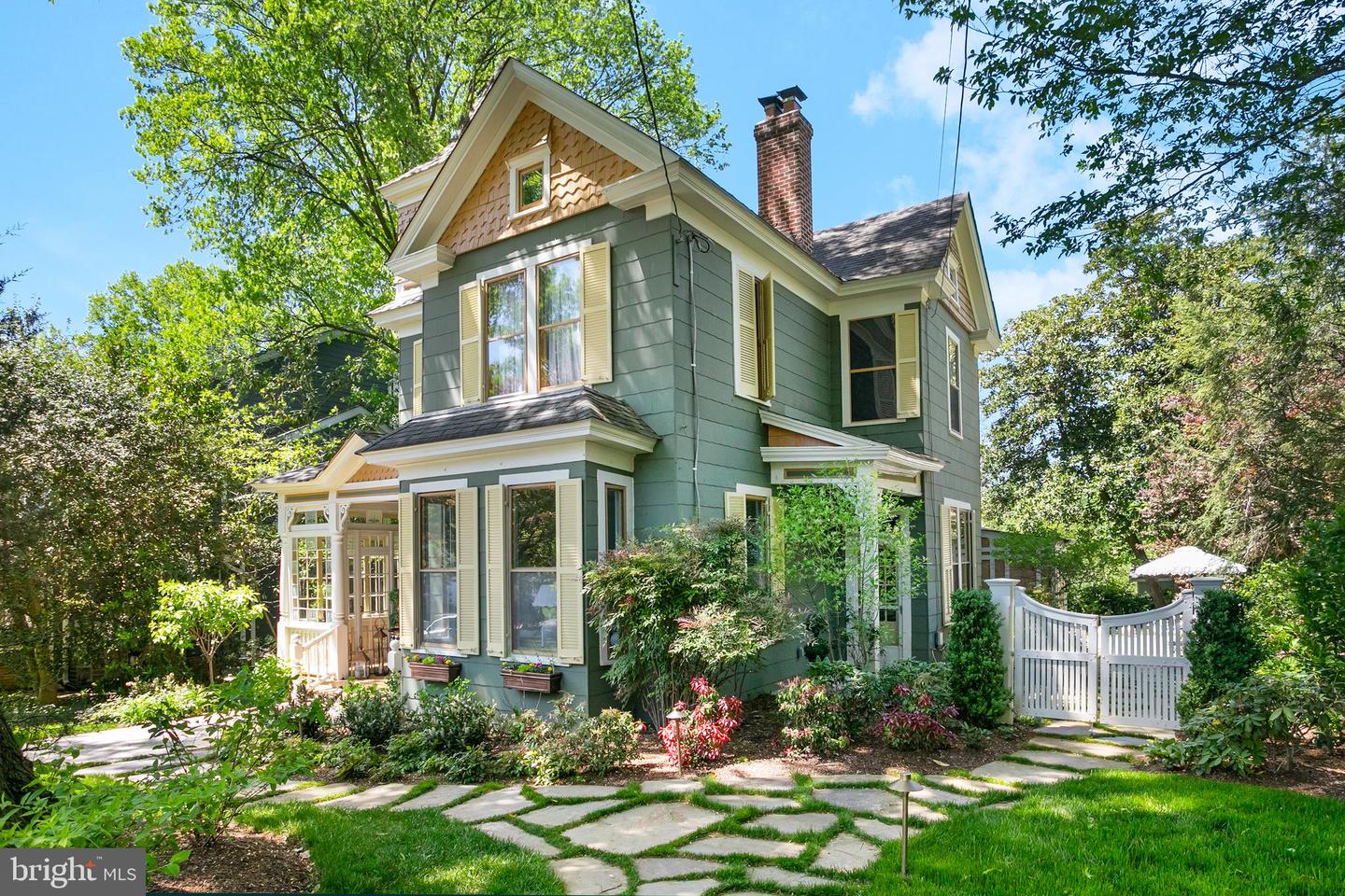 1506 N NICHOLAS ST, ARLINGTON, Virginia 22205, 4 Bedrooms Bedrooms, ,2 BathroomsBathrooms,Residential,For sale,1506 N NICHOLAS ST,VAAR2058380 MLS # VAAR2058380