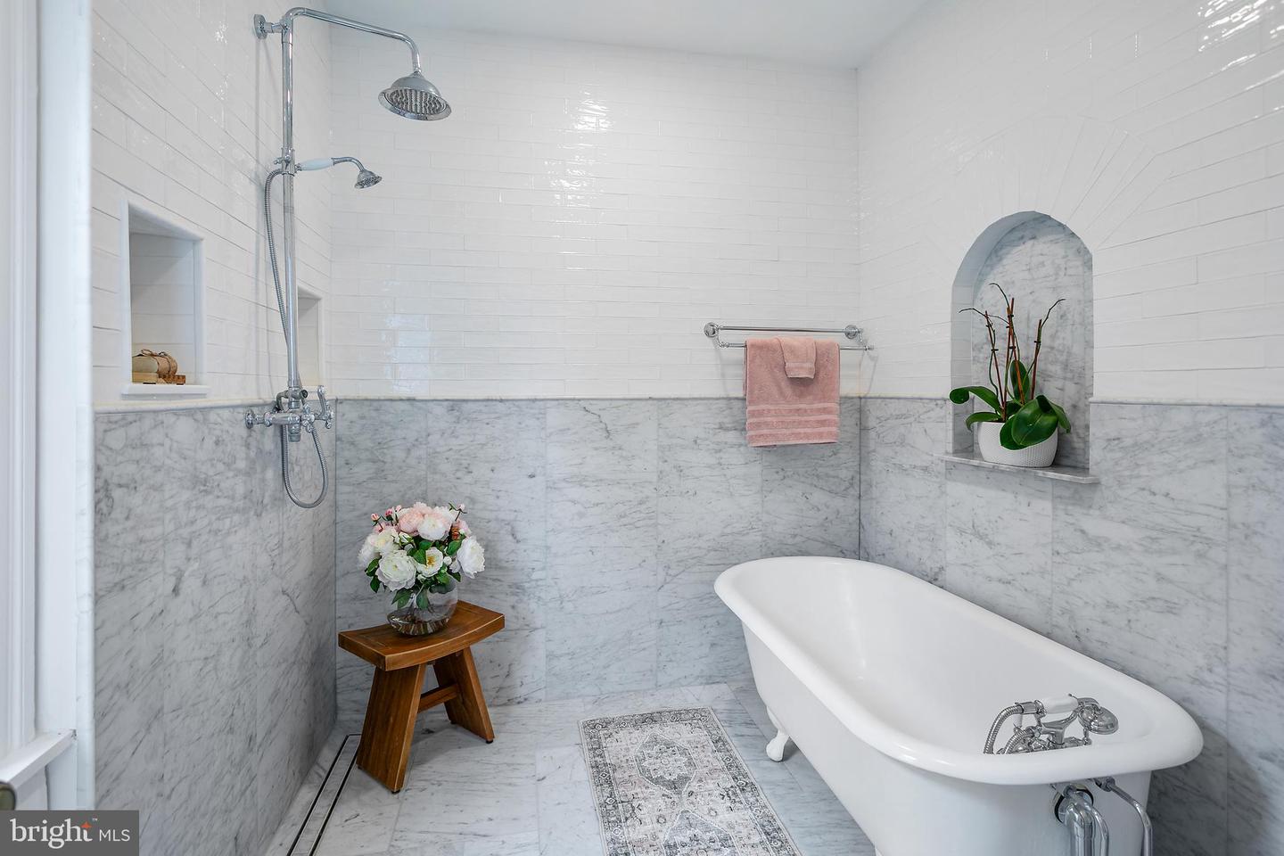 1506 N NICHOLAS ST, ARLINGTON, Virginia 22205, 4 Bedrooms Bedrooms, ,2 BathroomsBathrooms,Residential,For sale,1506 N NICHOLAS ST,VAAR2058380 MLS # VAAR2058380