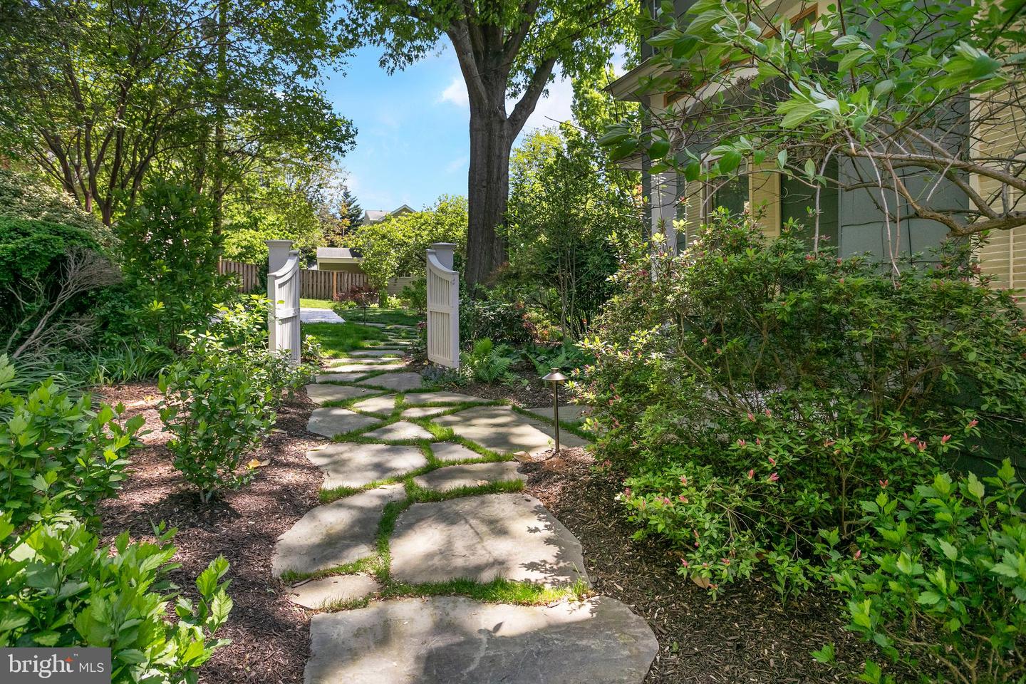 1506 N NICHOLAS ST, ARLINGTON, Virginia 22205, 4 Bedrooms Bedrooms, ,2 BathroomsBathrooms,Residential,For sale,1506 N NICHOLAS ST,VAAR2058380 MLS # VAAR2058380
