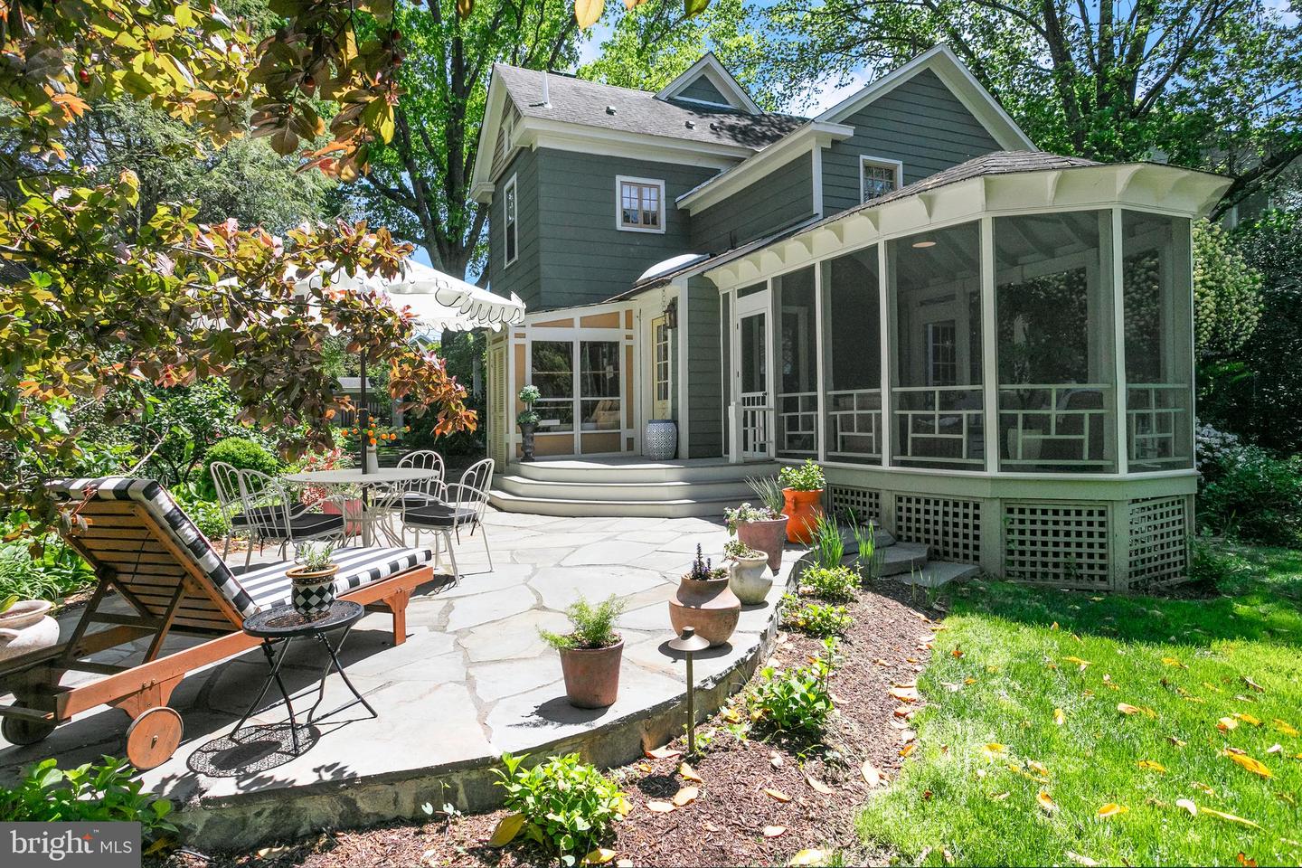 1506 N NICHOLAS ST, ARLINGTON, Virginia 22205, 4 Bedrooms Bedrooms, ,2 BathroomsBathrooms,Residential,For sale,1506 N NICHOLAS ST,VAAR2058380 MLS # VAAR2058380