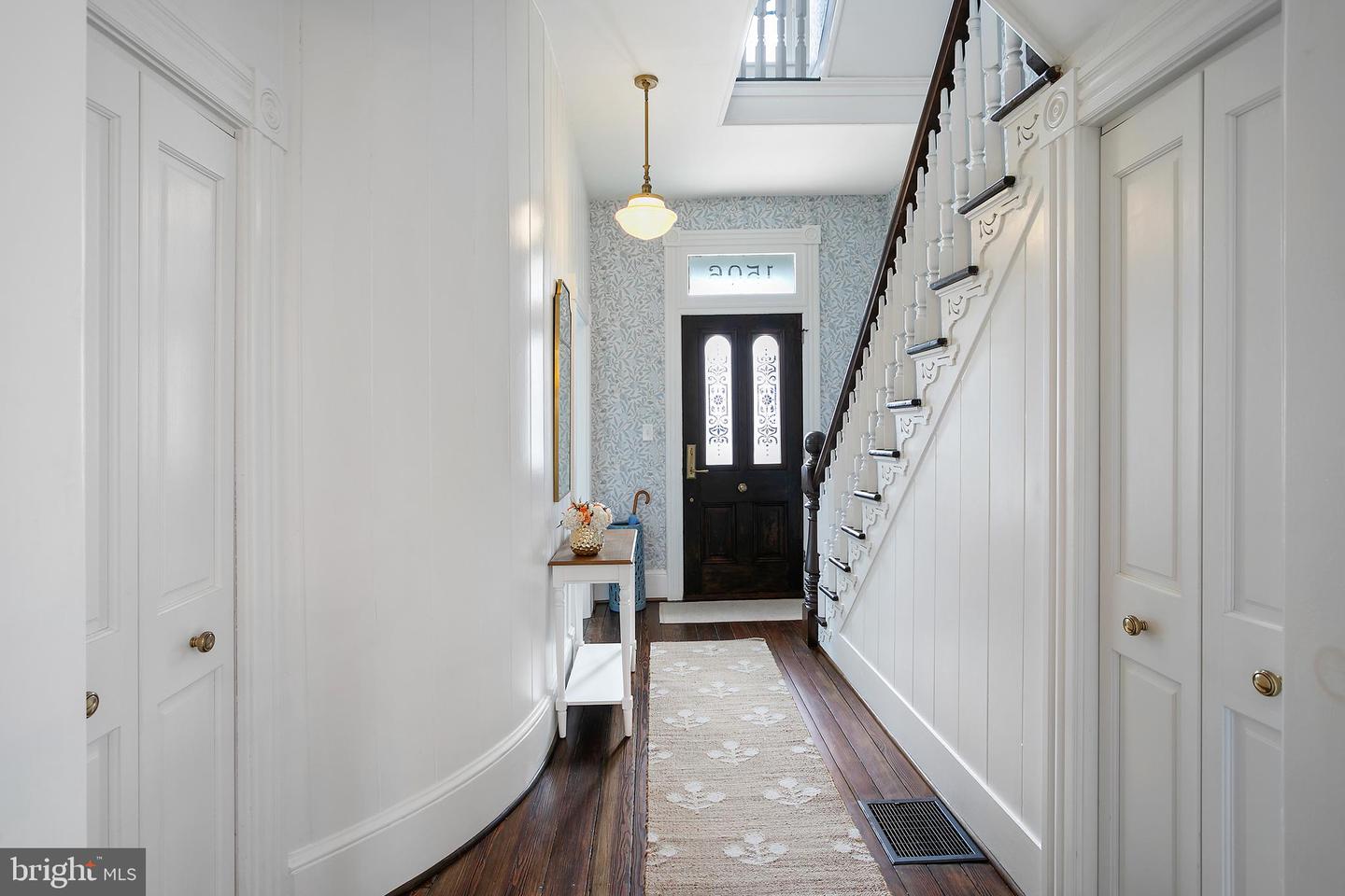 1506 N NICHOLAS ST, ARLINGTON, Virginia 22205, 4 Bedrooms Bedrooms, ,2 BathroomsBathrooms,Residential,For sale,1506 N NICHOLAS ST,VAAR2058380 MLS # VAAR2058380