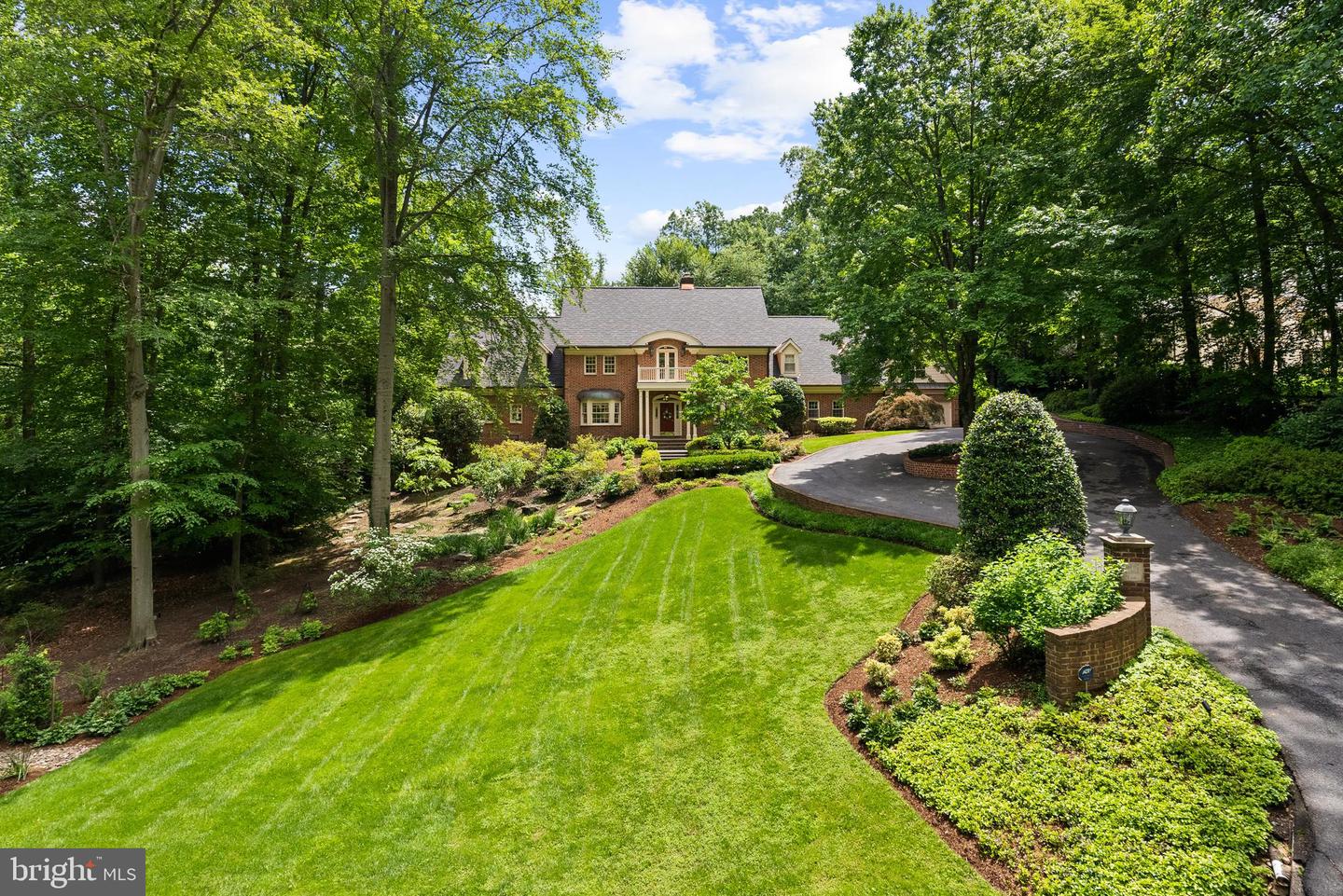 6707 LUPINE LN, MCLEAN, Virginia 22101, 6 Bedrooms Bedrooms, ,6 BathroomsBathrooms,Residential,For sale,6707 LUPINE LN,VAFX2243902 MLS # VAFX2243902