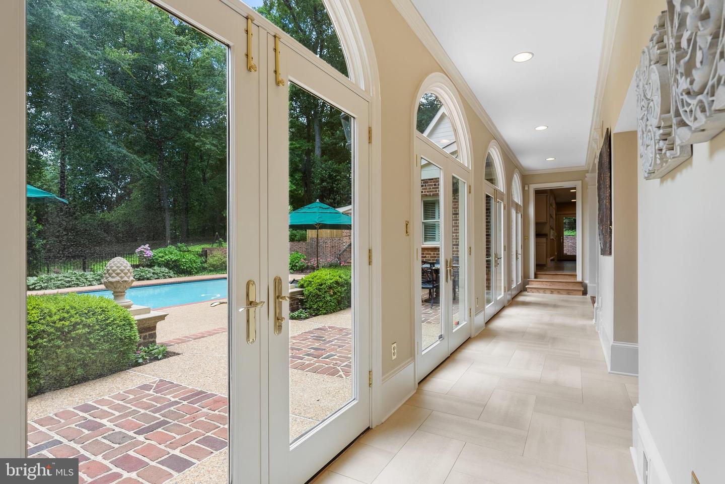 6707 LUPINE LN, MCLEAN, Virginia 22101, 6 Bedrooms Bedrooms, ,6 BathroomsBathrooms,Residential,For sale,6707 LUPINE LN,VAFX2243902 MLS # VAFX2243902
