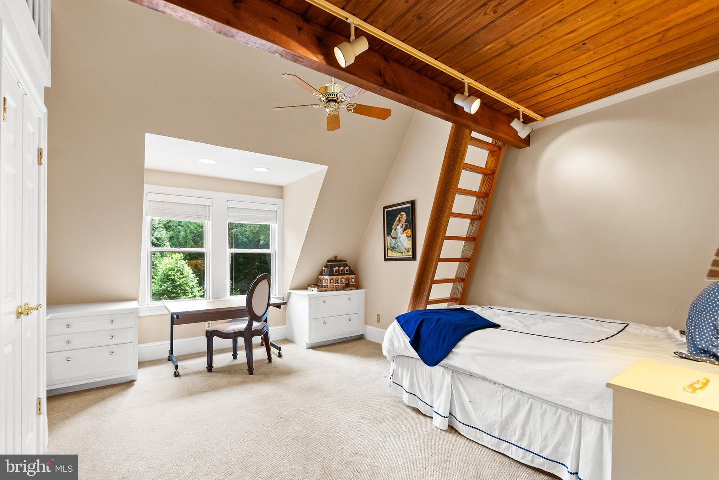6707 LUPINE LN, MCLEAN, Virginia 22101, 6 Bedrooms Bedrooms, ,6 BathroomsBathrooms,Residential,For sale,6707 LUPINE LN,VAFX2243902 MLS # VAFX2243902