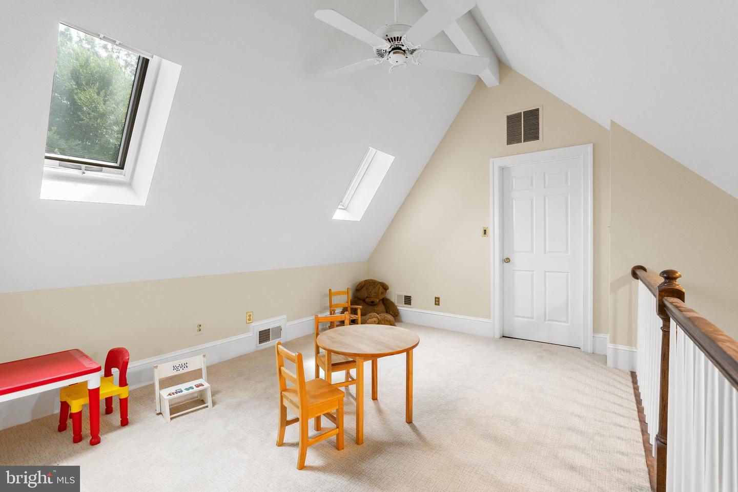 6707 LUPINE LN, MCLEAN, Virginia 22101, 6 Bedrooms Bedrooms, ,6 BathroomsBathrooms,Residential,For sale,6707 LUPINE LN,VAFX2243902 MLS # VAFX2243902