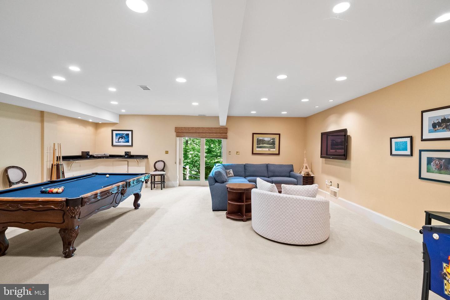 6707 LUPINE LN, MCLEAN, Virginia 22101, 6 Bedrooms Bedrooms, ,6 BathroomsBathrooms,Residential,For sale,6707 LUPINE LN,VAFX2243902 MLS # VAFX2243902