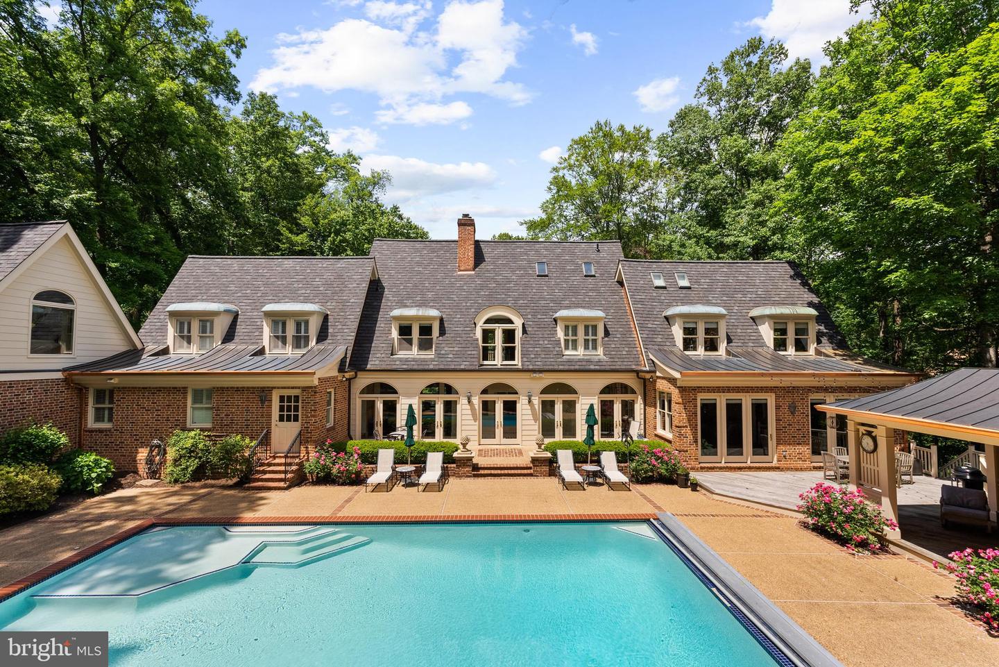 6707 LUPINE LN, MCLEAN, Virginia 22101, 6 Bedrooms Bedrooms, ,6 BathroomsBathrooms,Residential,For sale,6707 LUPINE LN,VAFX2243902 MLS # VAFX2243902