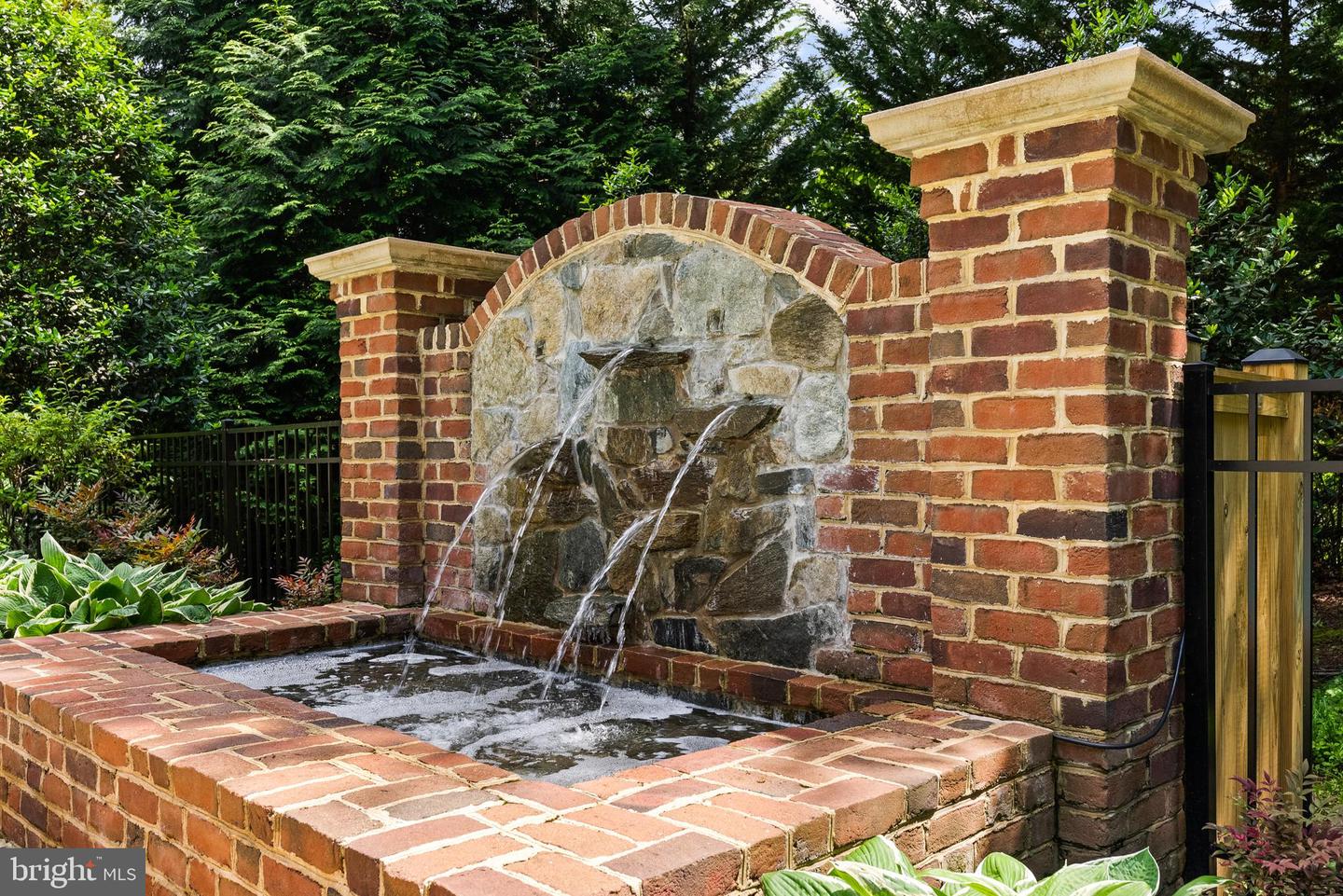 6707 LUPINE LN, MCLEAN, Virginia 22101, 6 Bedrooms Bedrooms, ,6 BathroomsBathrooms,Residential,For sale,6707 LUPINE LN,VAFX2243902 MLS # VAFX2243902