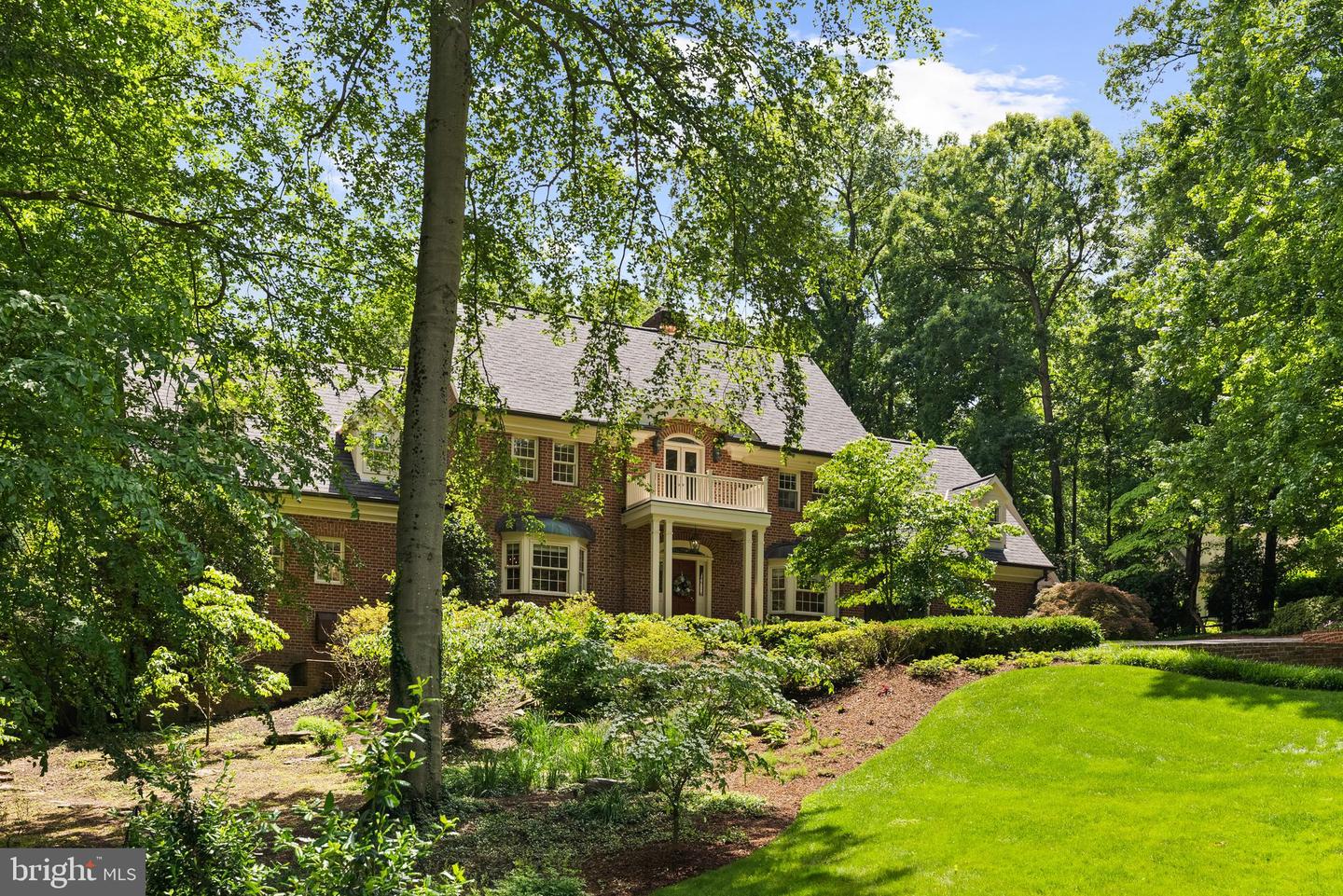 6707 LUPINE LN, MCLEAN, Virginia 22101, 6 Bedrooms Bedrooms, ,6 BathroomsBathrooms,Residential,For sale,6707 LUPINE LN,VAFX2243902 MLS # VAFX2243902