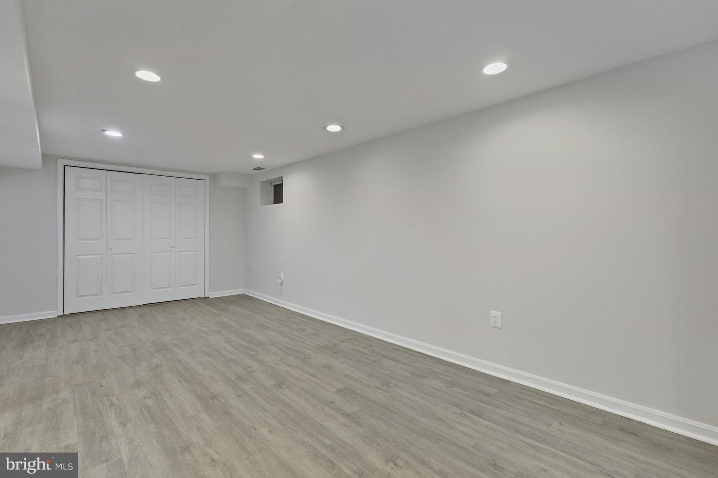 3801 LORCOM LN N, ARLINGTON, Virginia 22207, 3 Bedrooms Bedrooms, ,4 BathroomsBathrooms,Residential,For sale,3801 LORCOM LN N,VAAR2058386 MLS # VAAR2058386