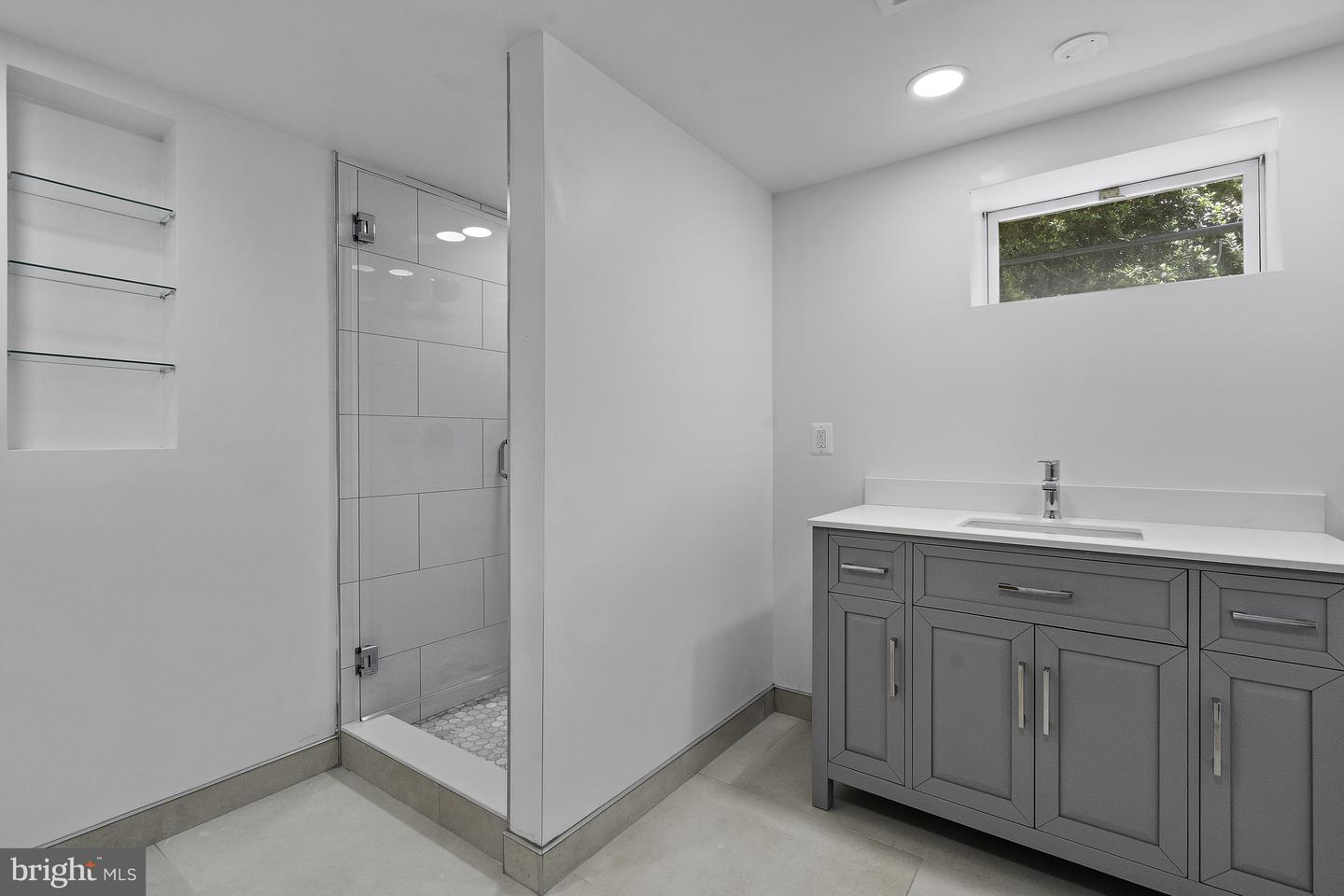 3801 LORCOM LN N, ARLINGTON, Virginia 22207, 3 Bedrooms Bedrooms, ,4 BathroomsBathrooms,Residential,For sale,3801 LORCOM LN N,VAAR2058386 MLS # VAAR2058386
