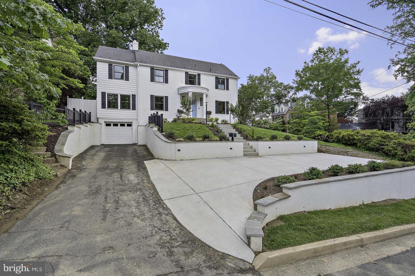 3801 LORCOM LN N, ARLINGTON, Virginia 22207, 3 Bedrooms Bedrooms, ,4 BathroomsBathrooms,Residential,For sale,3801 LORCOM LN N,VAAR2058386 MLS # VAAR2058386