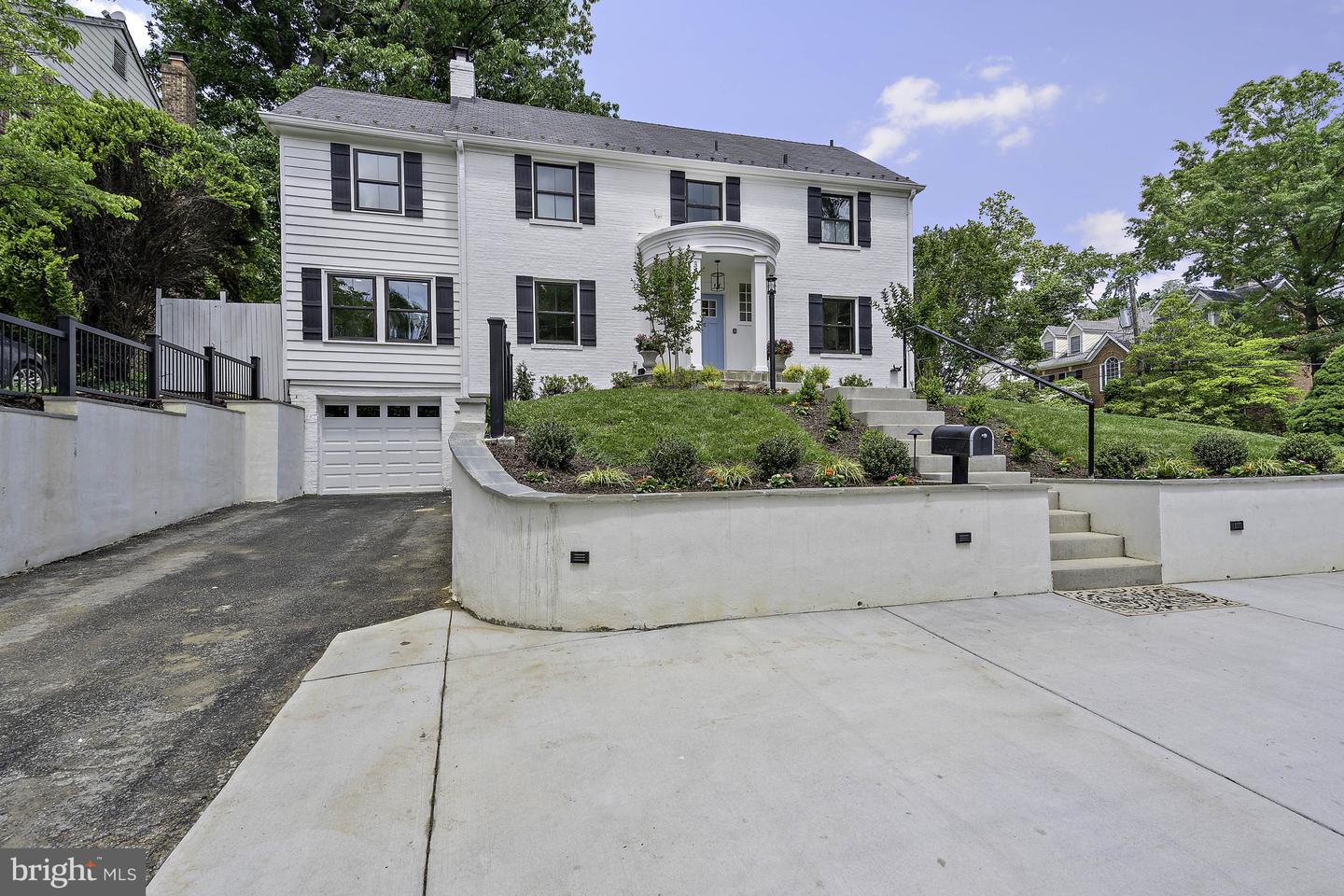 3801 LORCOM LN N, ARLINGTON, Virginia 22207, 3 Bedrooms Bedrooms, ,4 BathroomsBathrooms,Residential,For sale,3801 LORCOM LN N,VAAR2058386 MLS # VAAR2058386