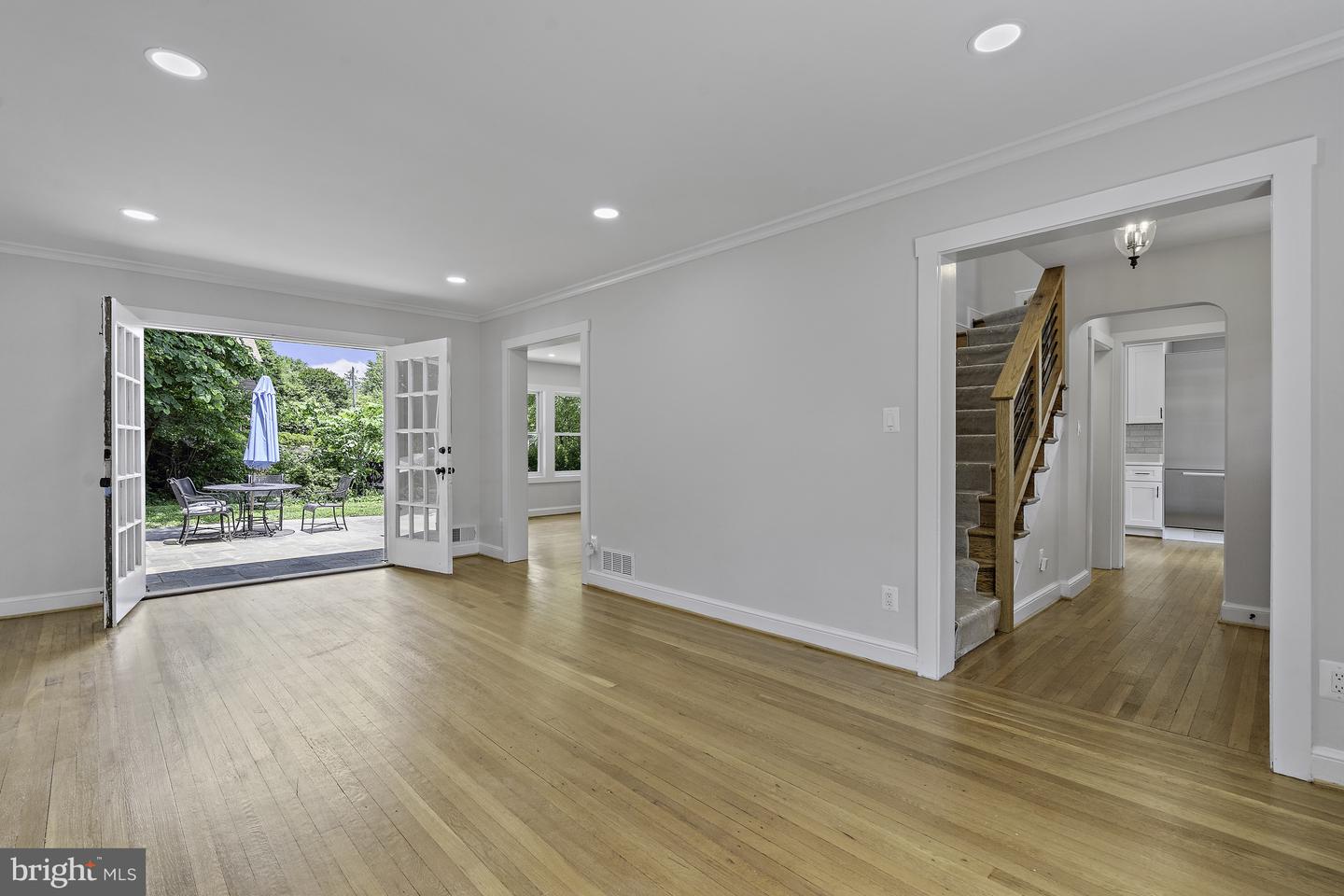 3801 LORCOM LN N, ARLINGTON, Virginia 22207, 3 Bedrooms Bedrooms, ,4 BathroomsBathrooms,Residential,For sale,3801 LORCOM LN N,VAAR2058386 MLS # VAAR2058386